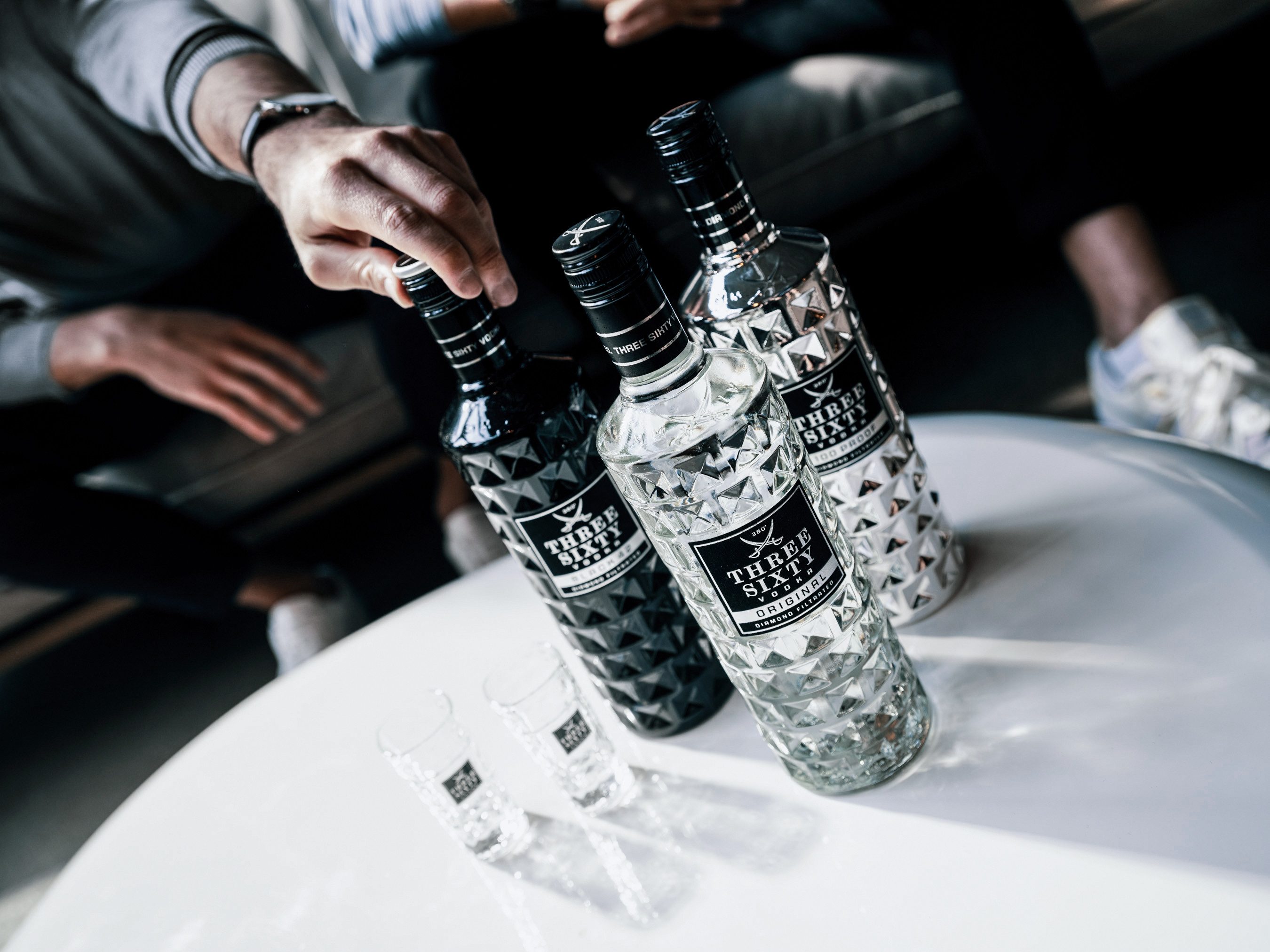 Mixcompany Glas Three Sixty Vodka Shotgläser Set – 12x Shotgläser 2 cl / 4 cl geeicht