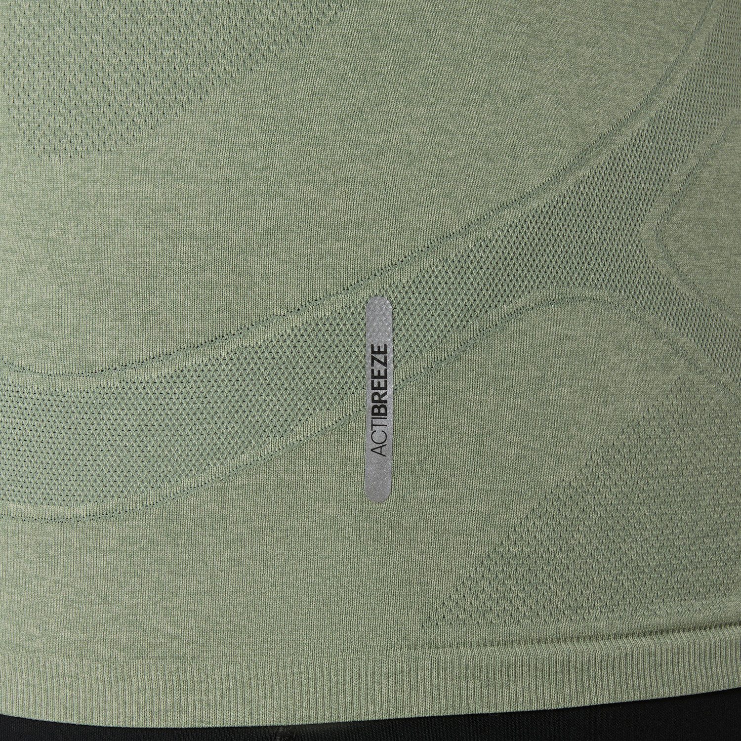 Asics Laufshirt ROAD SEAMLESS SS TOP nahtlose Strickkonstruktion, mit kurzen Ärmeln, mit Daumenlöchern