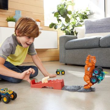 Hot Wheels Spielzeug-Monstertruck Monster Trucks Säbelzahntiger Angriff Hot Wheels Spielset Mattel