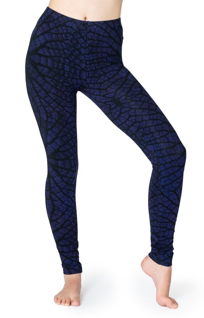 PANASIAM Леггинсы Unikat Batik Леггинсы modern mit Blattmuster elastische Stretch-Hose handgefertigt aus natürlicher Viskose lange Леггинсы für Yoga Sport