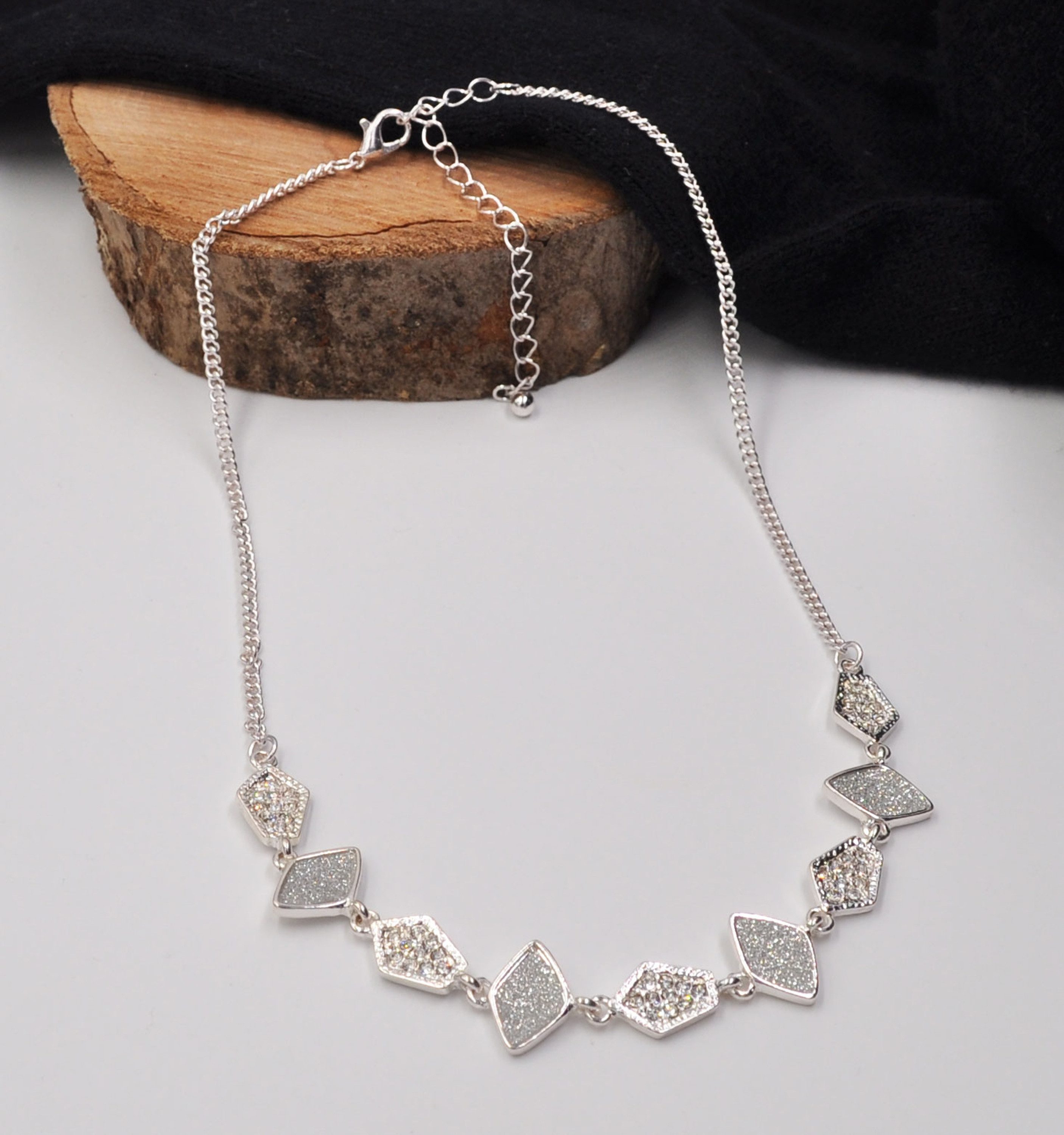 Firetti Collier Schmuck Geschenk Glitter Collier, mit Glasstein