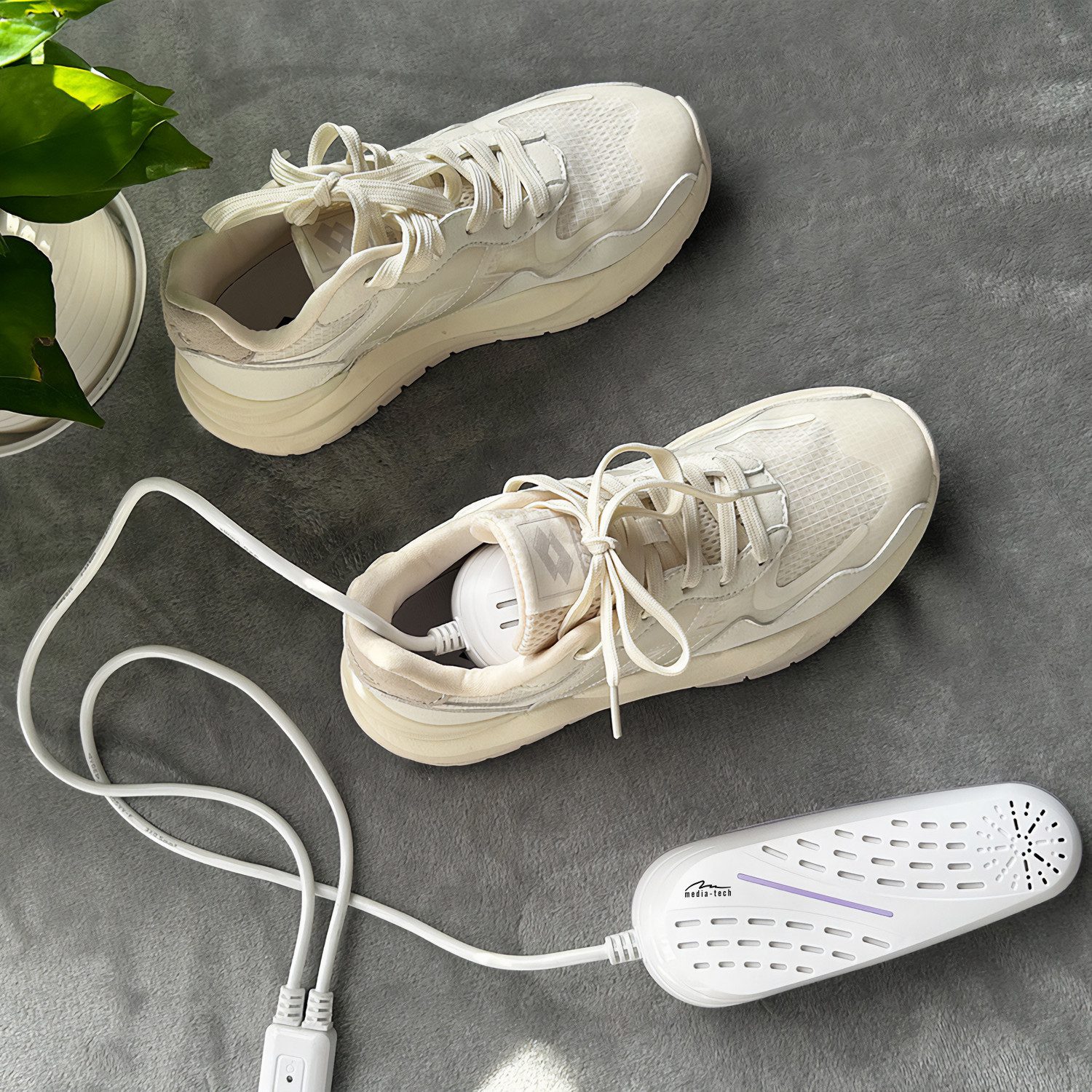 MEDIA-TECH Schuhtrockner MT6532 Stiefel-Handschuh-Helm-Trockner, Stiefel-Ozon-Trockner 2