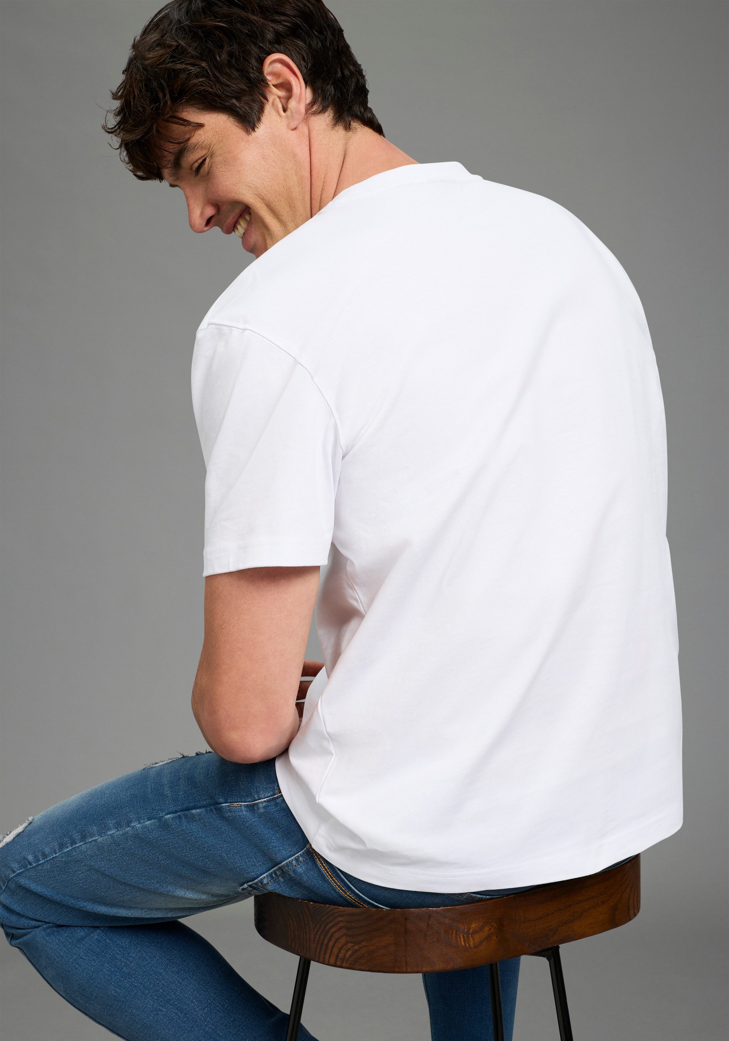 Bruno Banani T-Shirt Oversize Kurzarmshirt, lässige Passform, unifarben, aus Single Jersey