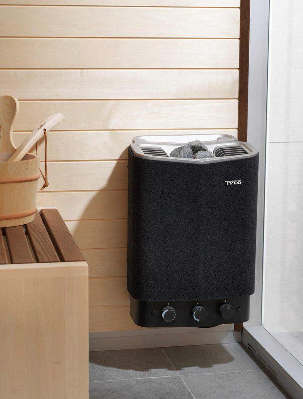 Tylö Bio-Saunaofen Tylö Sense Combi Sport Compact 4 Saunaofen Schwarz inkl. Steuerung, 4,5 kW, integrierte mechanische Zeit- und Temperatursteuerung, Kompakter Combi-Ofen mit Verdampfer und Steuerung