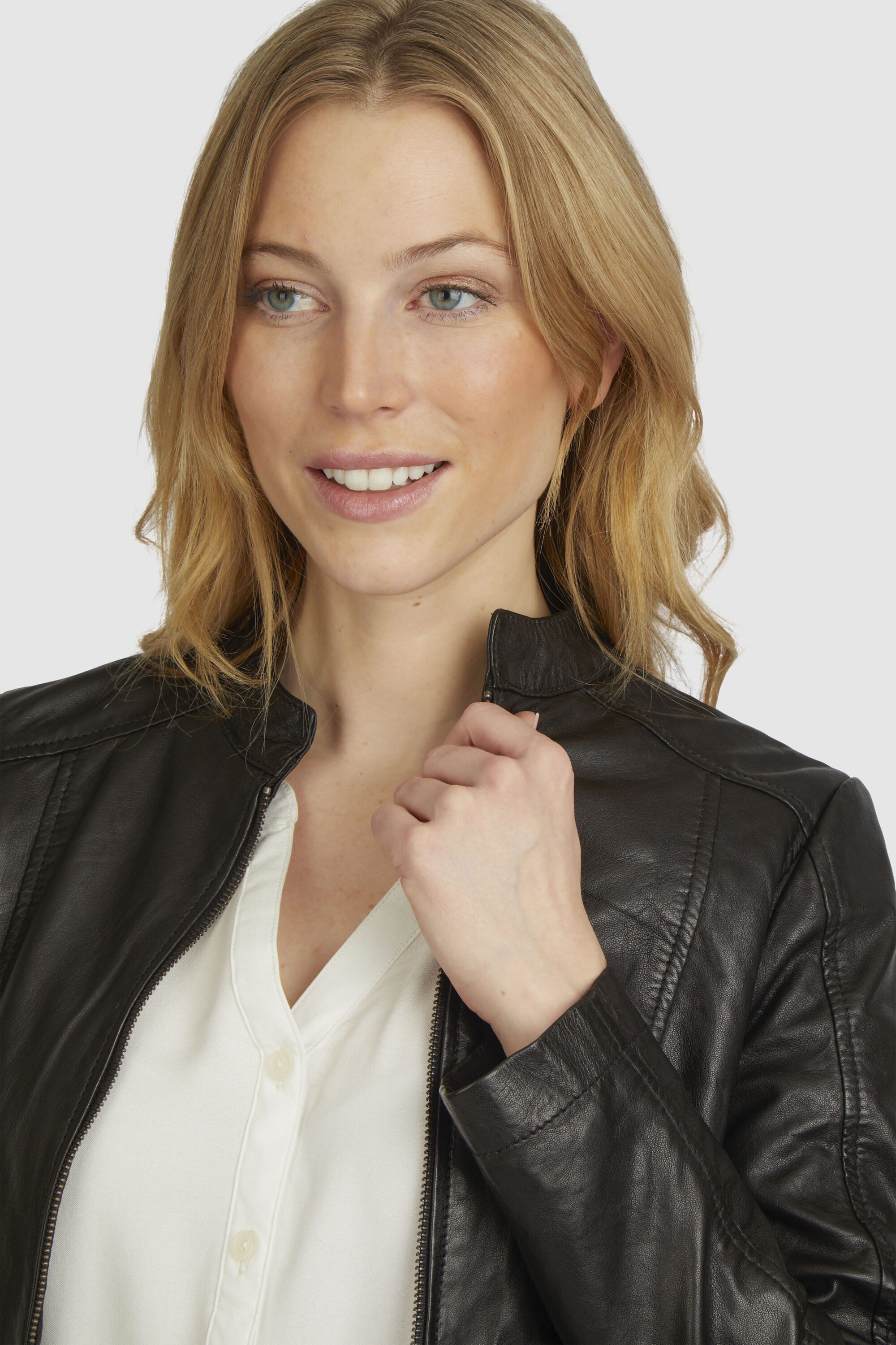 bugatti Lederjacke BULady-114 (1-St) aus weichem Leder