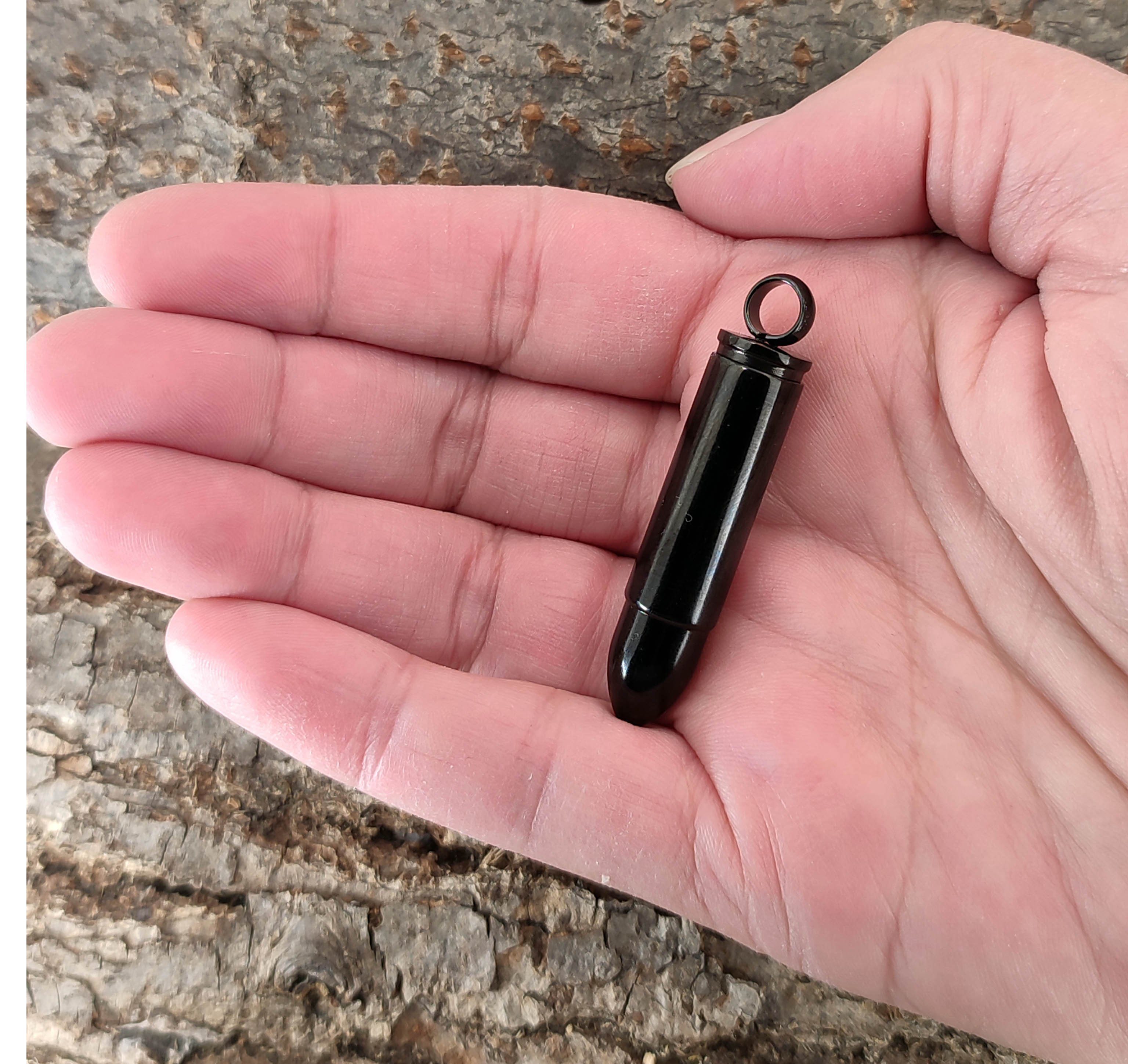 Kiss of Leather Kettenanhänger schwarze Patrone Edelstahl zum Öffnen Aufschrauben Munition Kugel