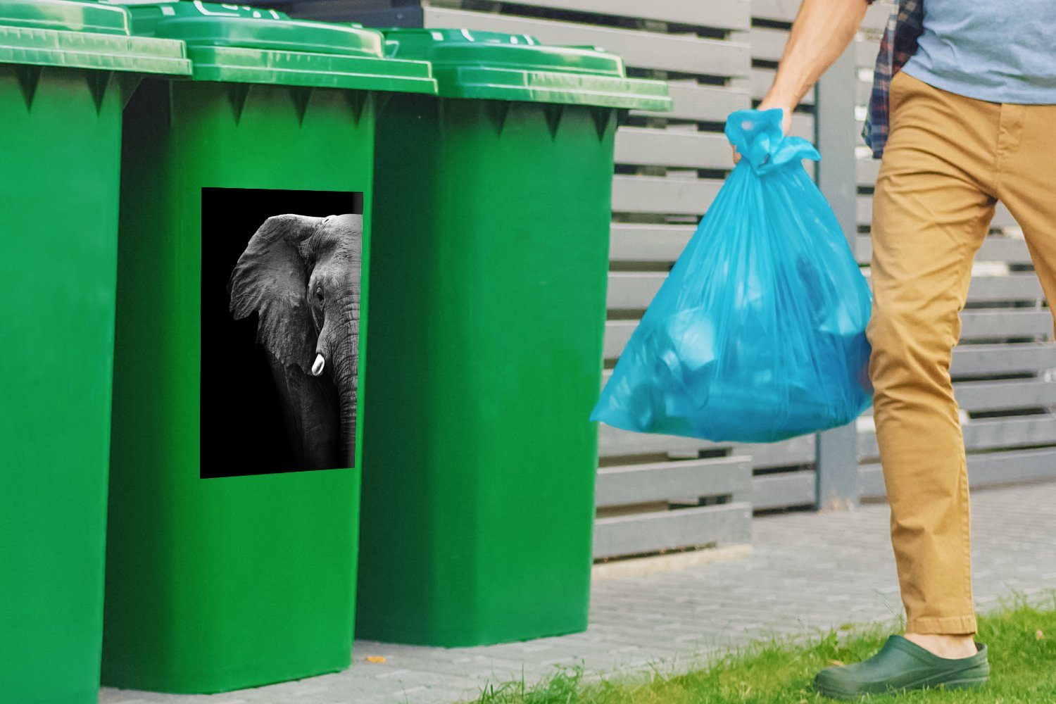- Mülleimer-aufkleber, Porträt Mülltonne, MuchoWow Schwarz - Weiß Sticker, St), Wandsticker Container, - (1 Abfalbehälter Elefant