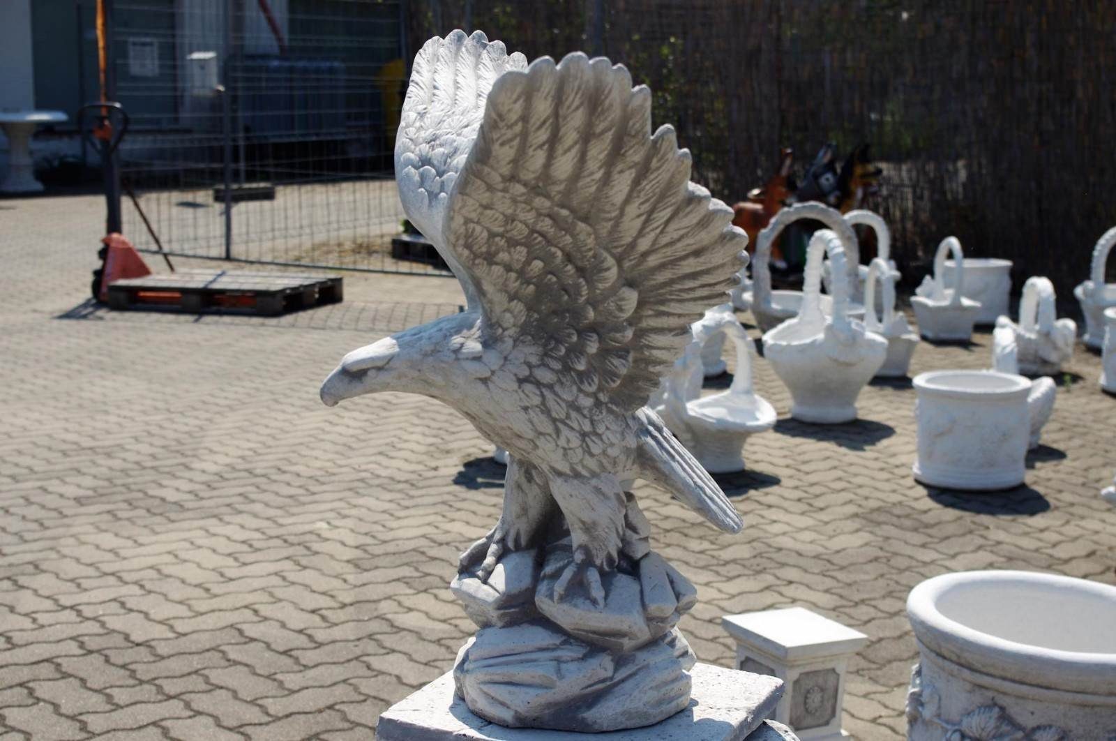 Greifvogel Höhe: Falke Weiß Adler Grau mit Gartenfigur - Antikes Wohndesign Standsäule Steinadler