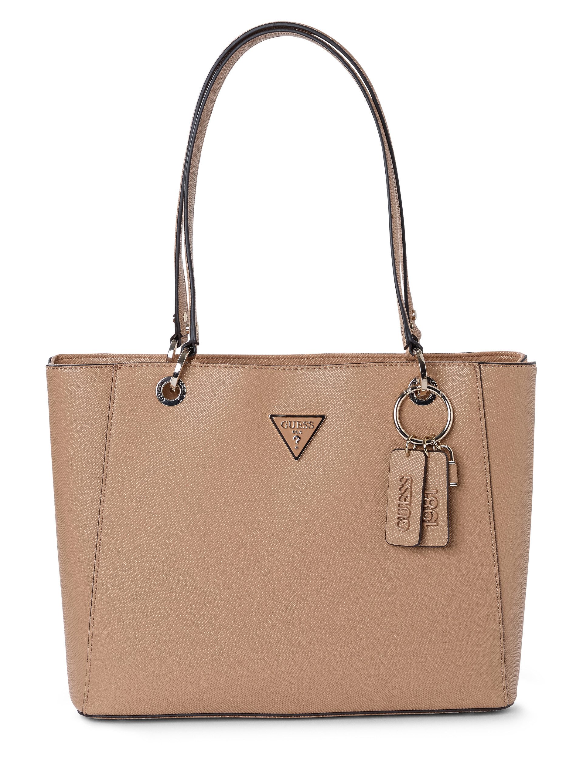 Shopper Noelle