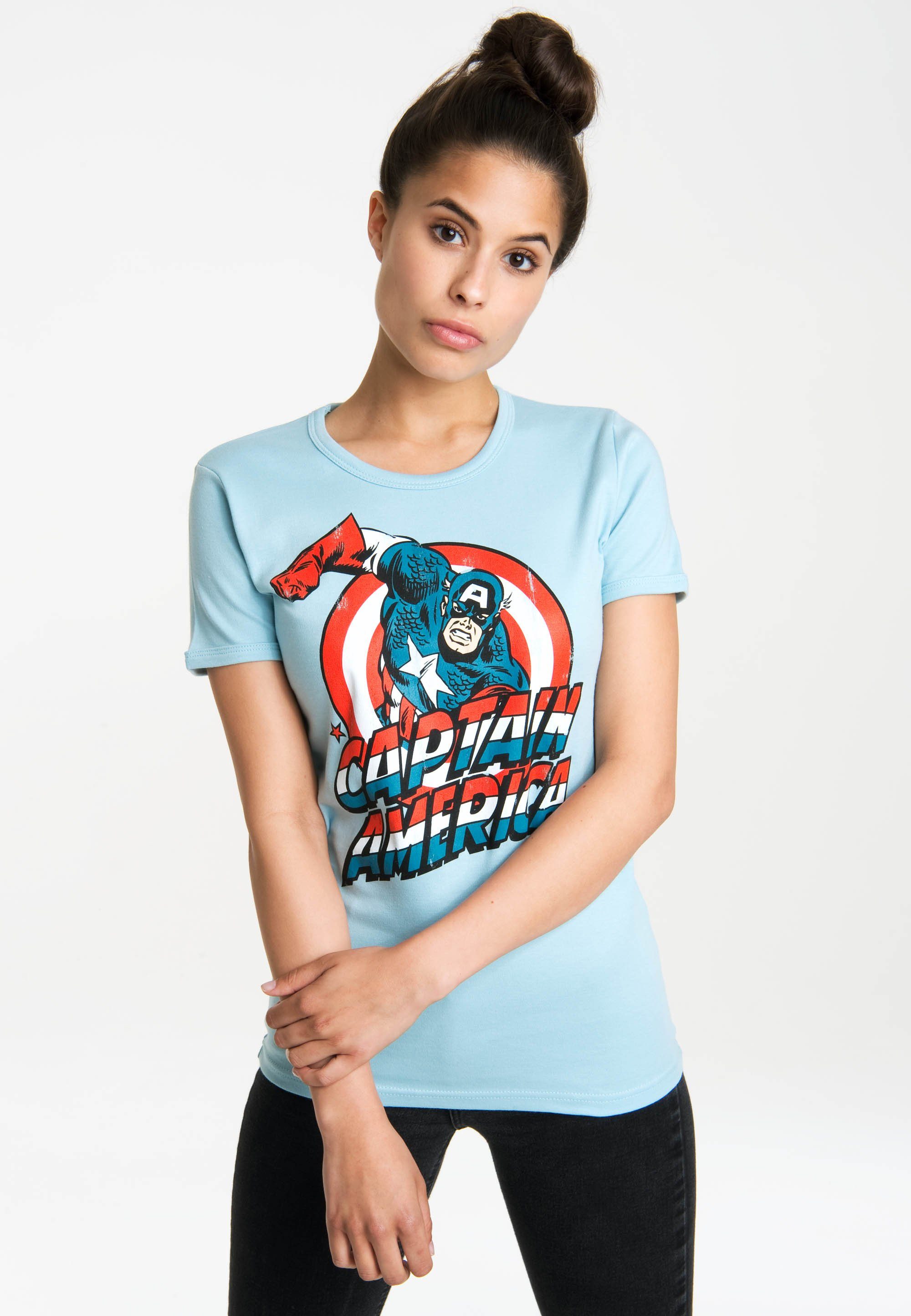 LOGOSHIRT lizenzierten mit für Captain Look America Rundhals Originaldesign, Angenehmer zeitlosen einen T-Shirt