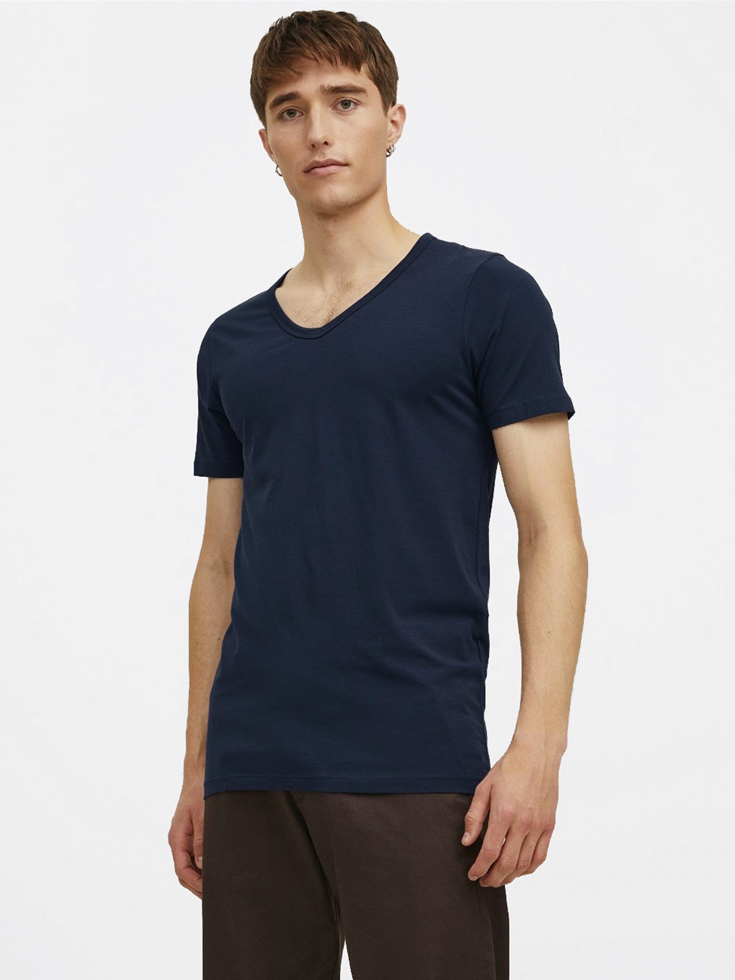Jack & Jones T-Shirt Basic V-Neck (3-tlg., 3er Pack) etwas länger geschnitten, nicht zu kurz