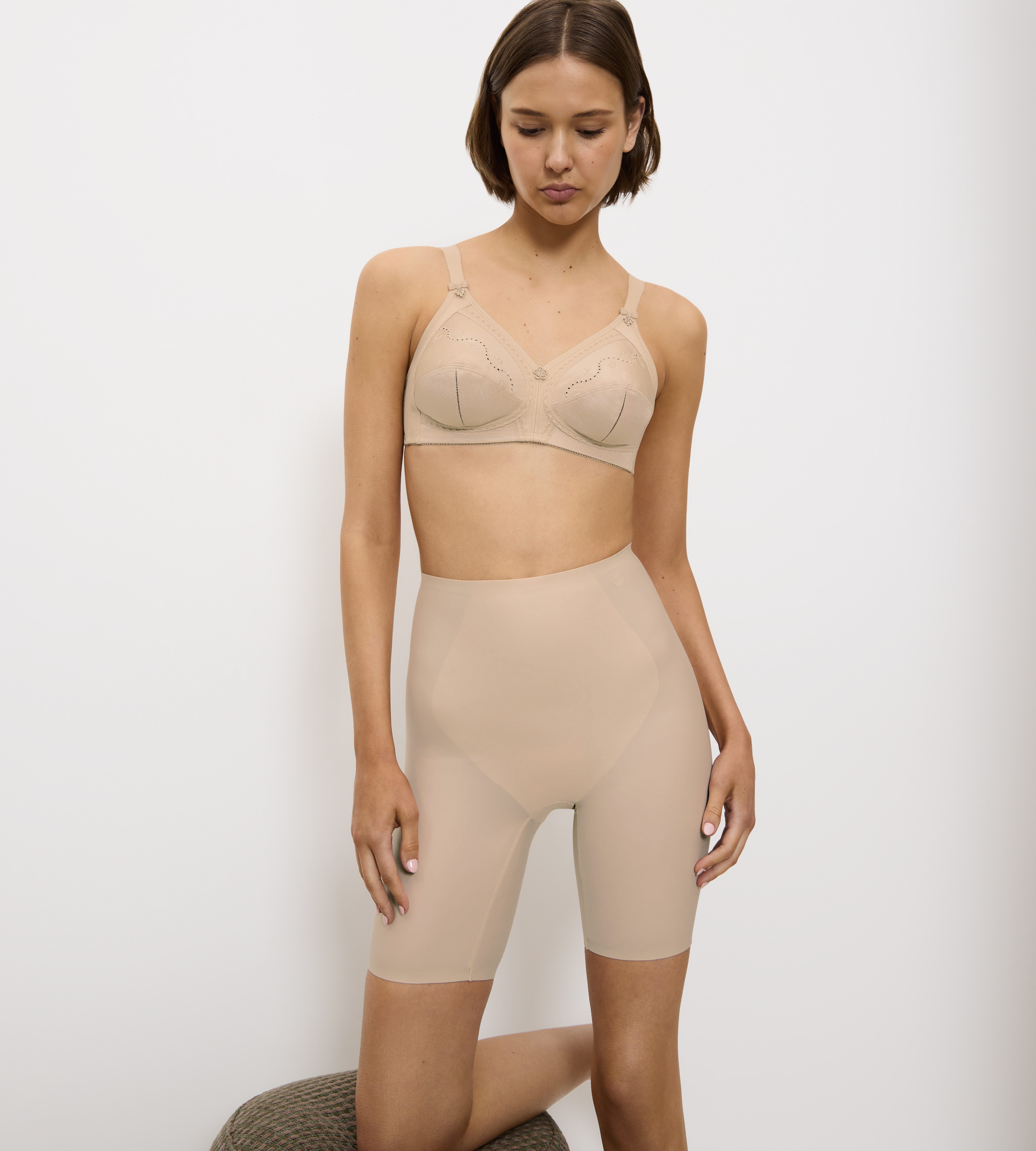Triumph Bügelloser BH Doreen + Cotton 01 N mit zarter Lochstickerei – Bild 3 von 5
