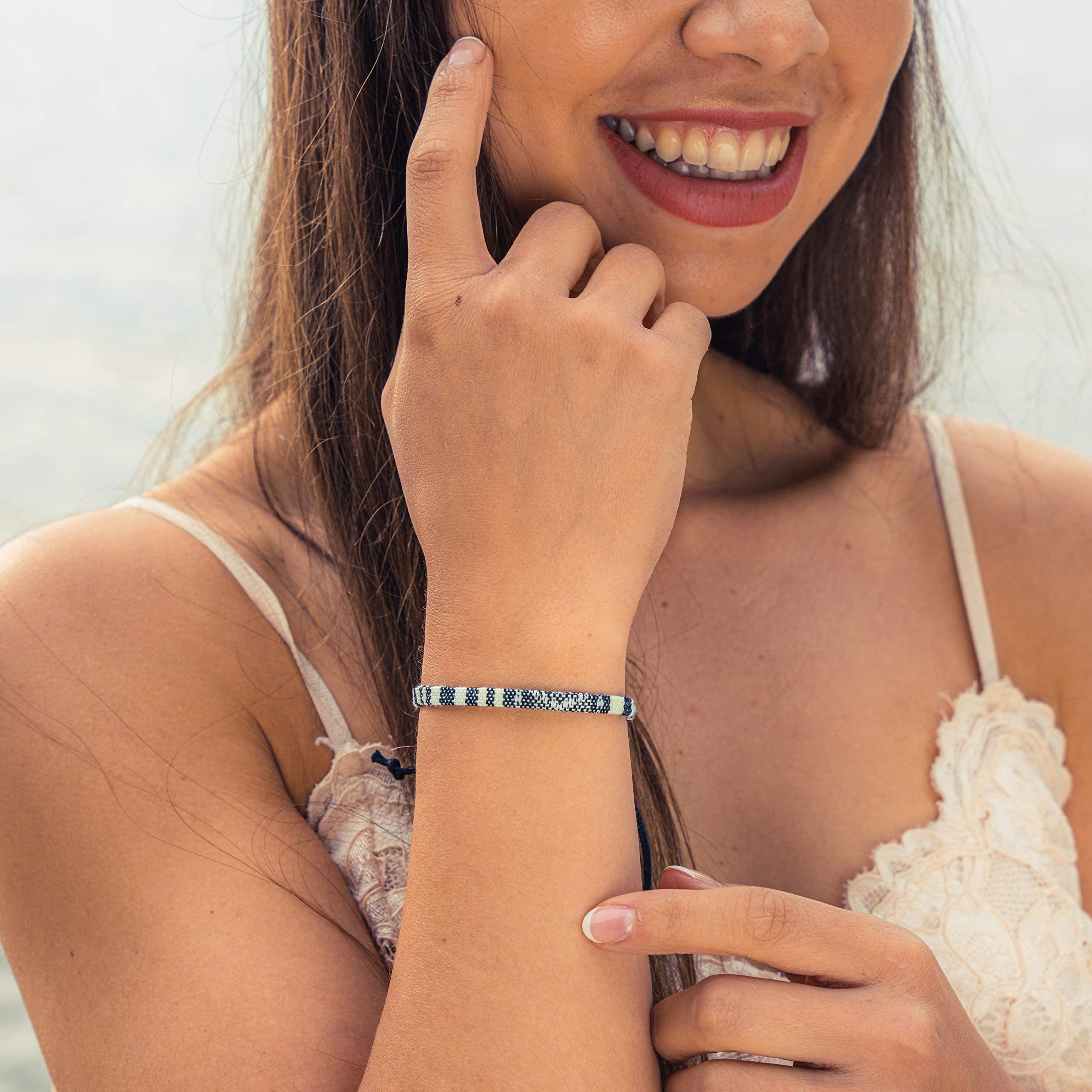 Made by Nami Freundschaftsarmband Boho Surfer Strand Festival Accessoires, Ethno Hippie Style 100% Wasserfest Verstellbar