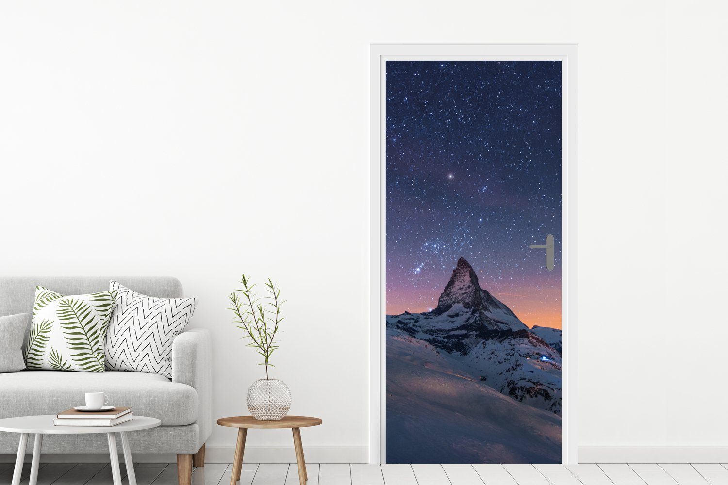 Tür, Türtapete MuchoWow im bedruckt, cm des 75x205 Landschaft Matt, über St), Winter für Nacht Schweizer (1 Fototapete Türaufkleber, Matterhorns, der