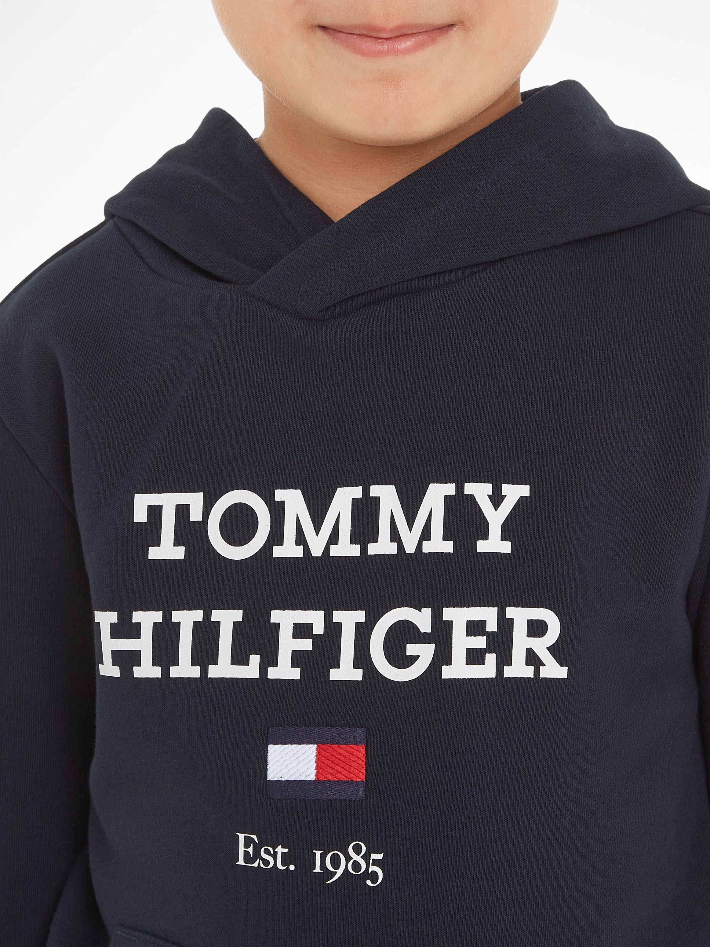 Tommy Hilfiger mit LOGO (2-tlg) Kapuzensweatshirt SWEATSET TH HOODIE Markendetails