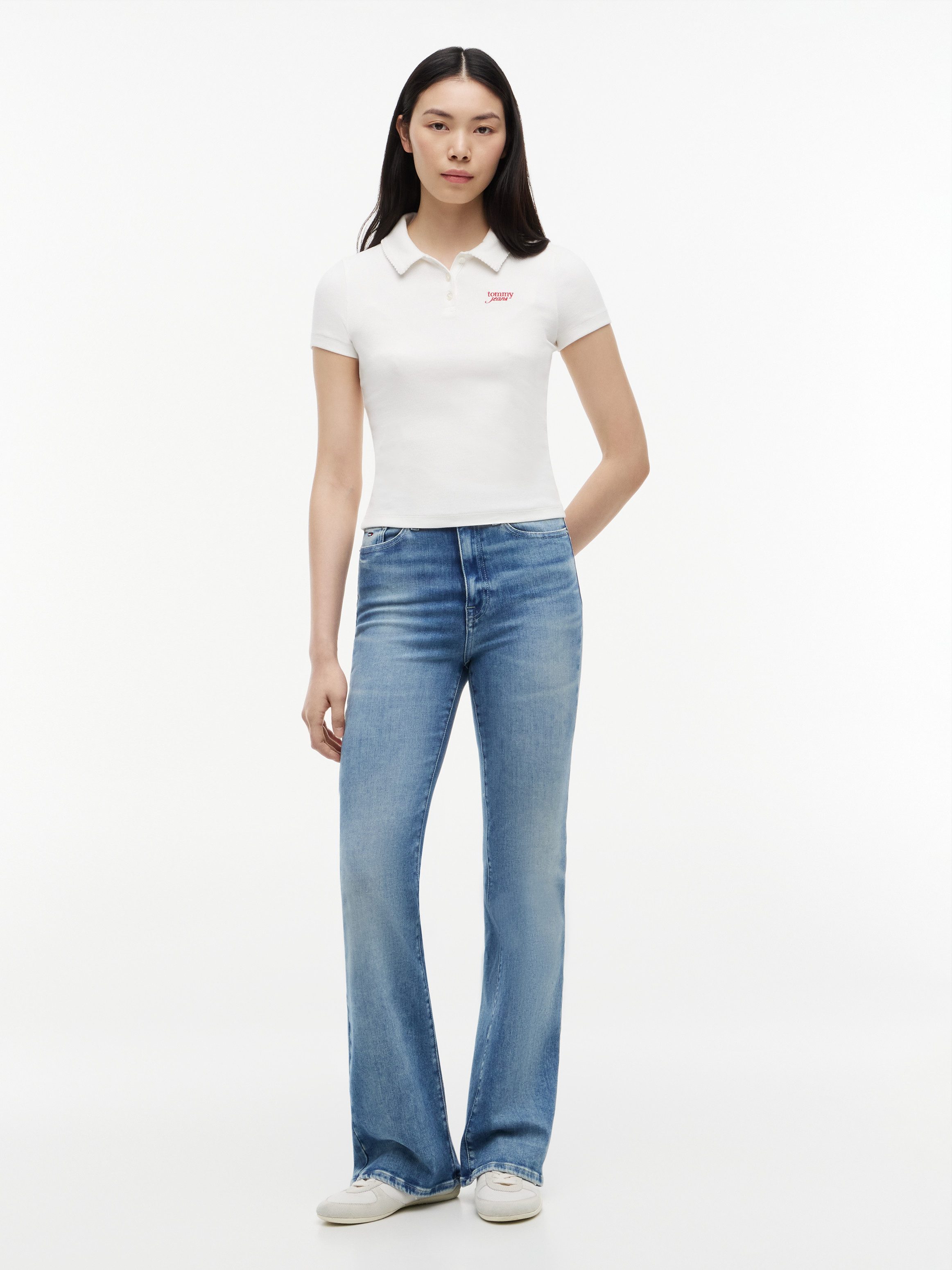 Tommy Jeans Poloshirt TJW SLIM RIB SCRIPT POLO Baumwollmischung, slim fit, figurbetont, in gerippter Struktur – Bild 4 von 5