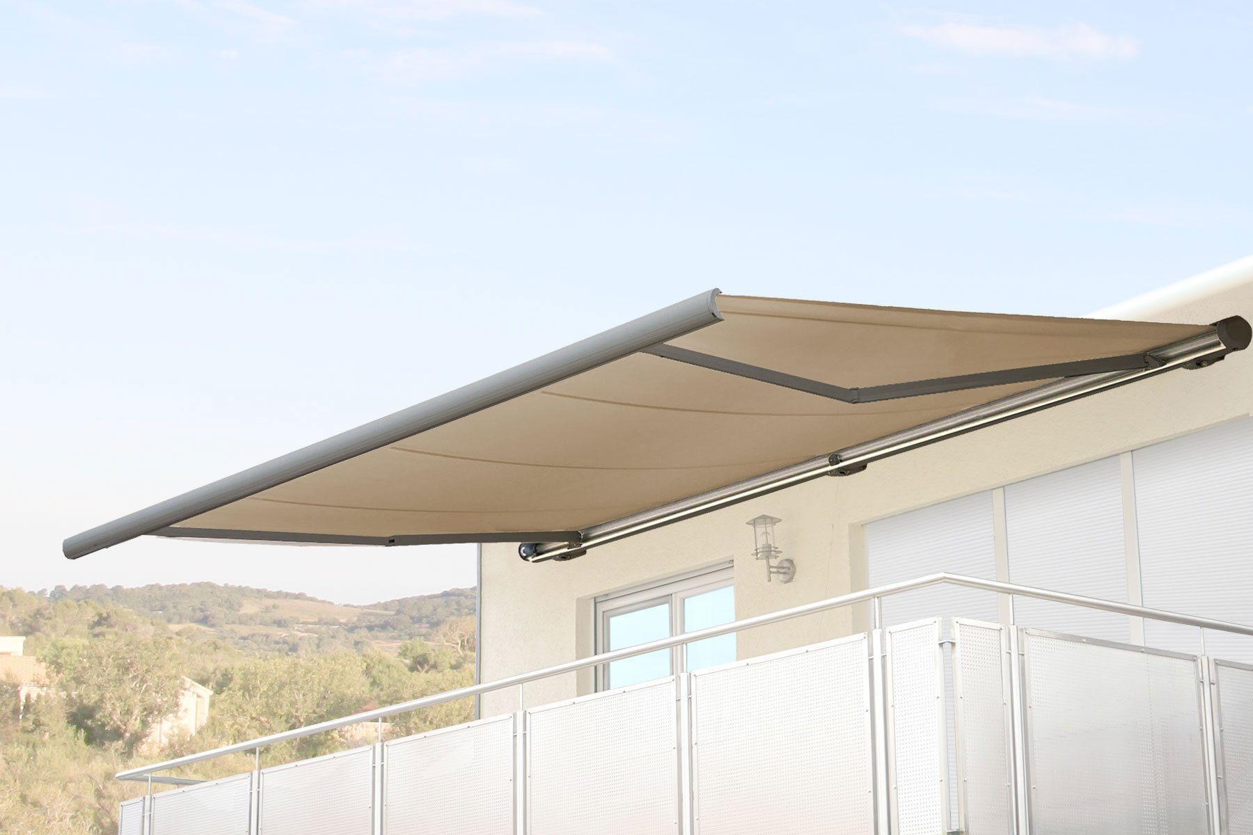 MCW Kassettenmarkise H123-4,5x3-oV Wandhalterung, Stahlankerbolzen, Handkurbel, Markenmotor mit 205 Watt