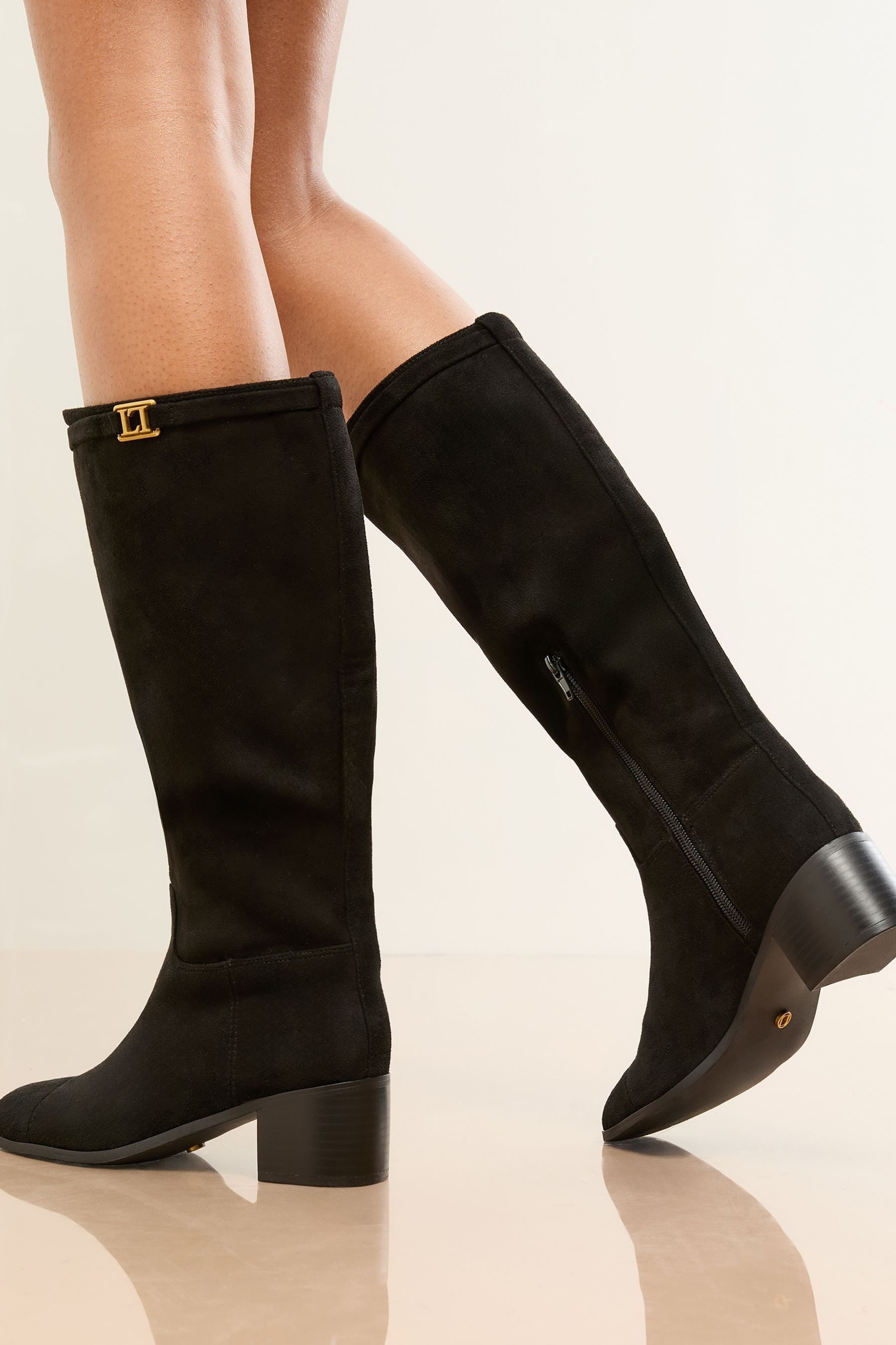 LIPSY Lipsy Kunstveloursleder-Stiefel mit Blockabsatz Stiefel (1-tlg)