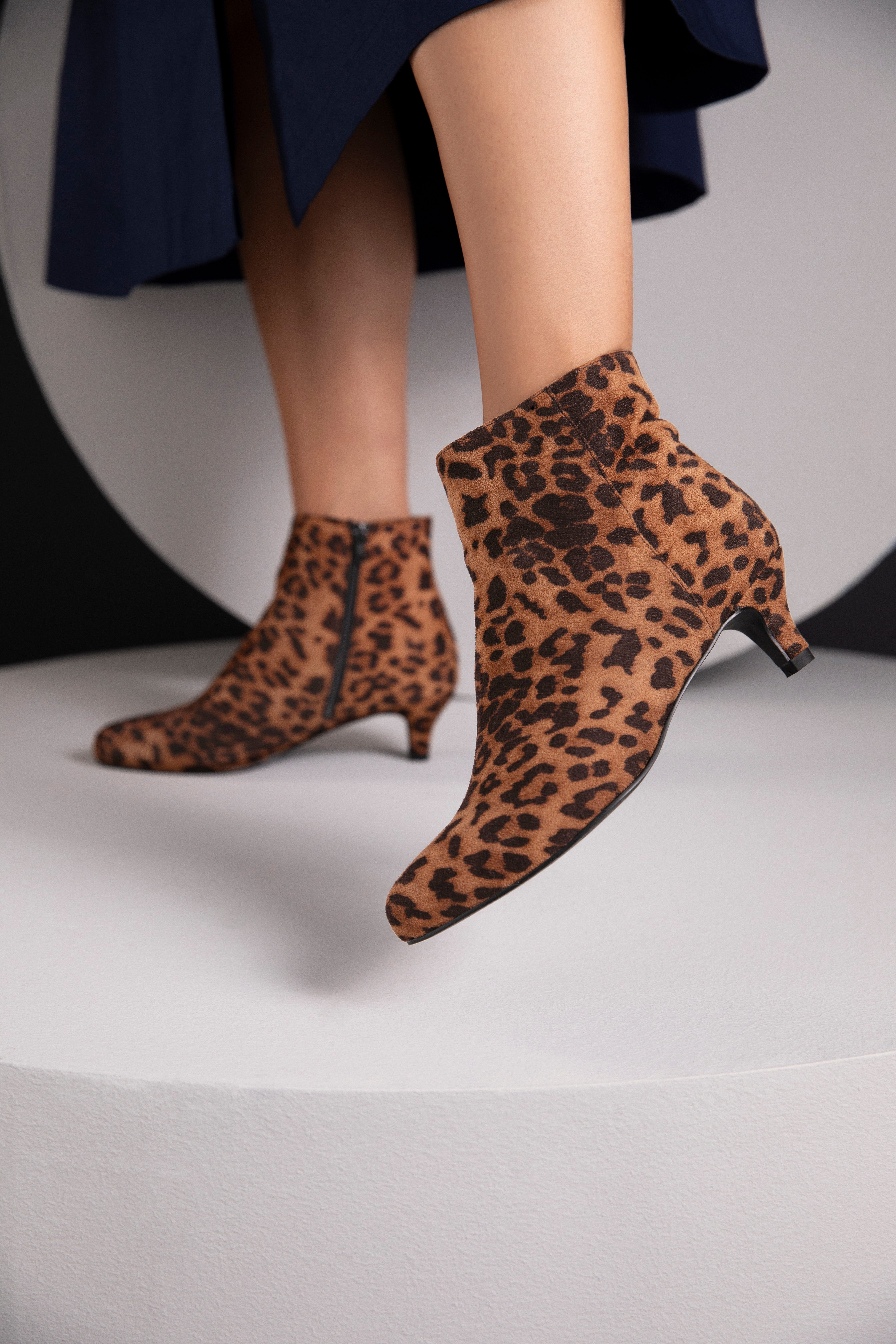 Aniston SHOES Stiefelette, Reißverschluss-Ankelboots, Trichterabsatz - günstig online kaufen