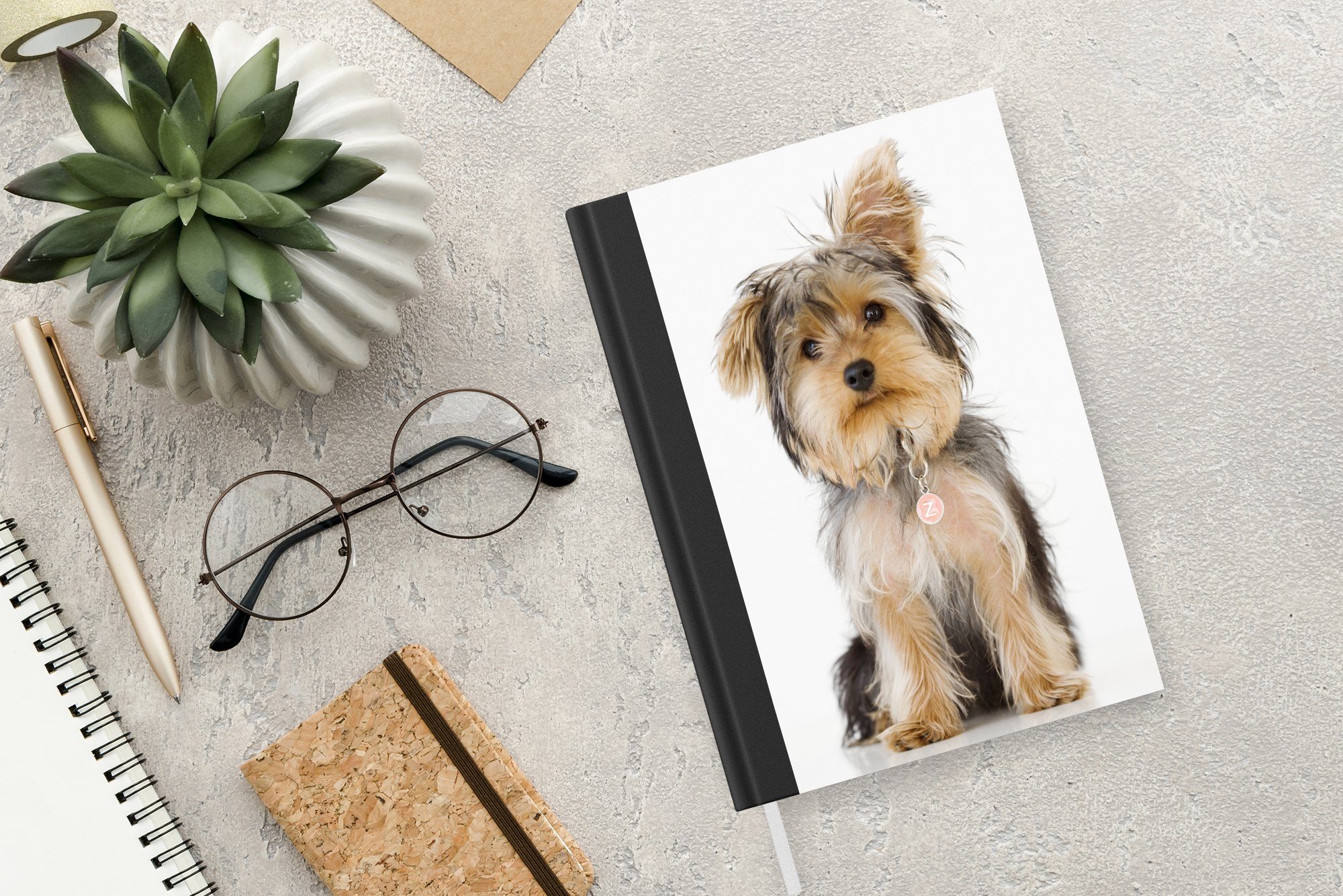 MuchoWow Notizbuch Haushaltsbuch Porträt A5, Yorkshire-Terriers, 98 Tagebuch, Merkzettel, Notizheft, Journal, eines Seiten