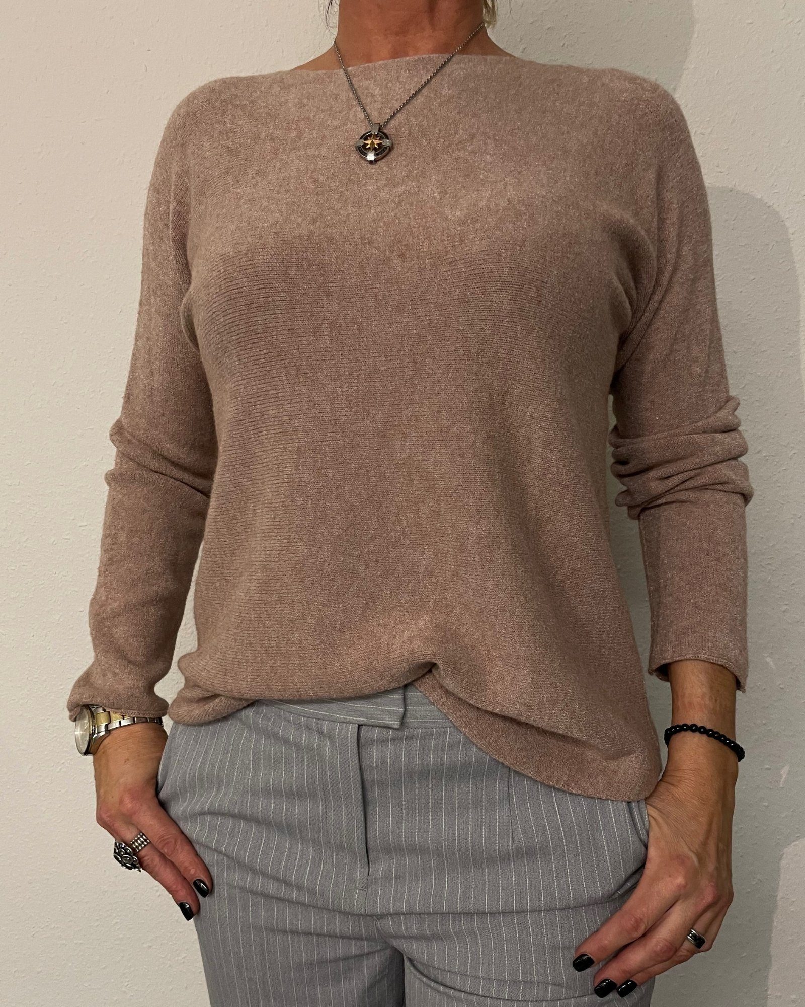 ITALY VIBES Strickpullover LIV - Basic Pullover - U-Boot Ausschnitt - ONE SIZE passt hier Gr. S - XL taupe