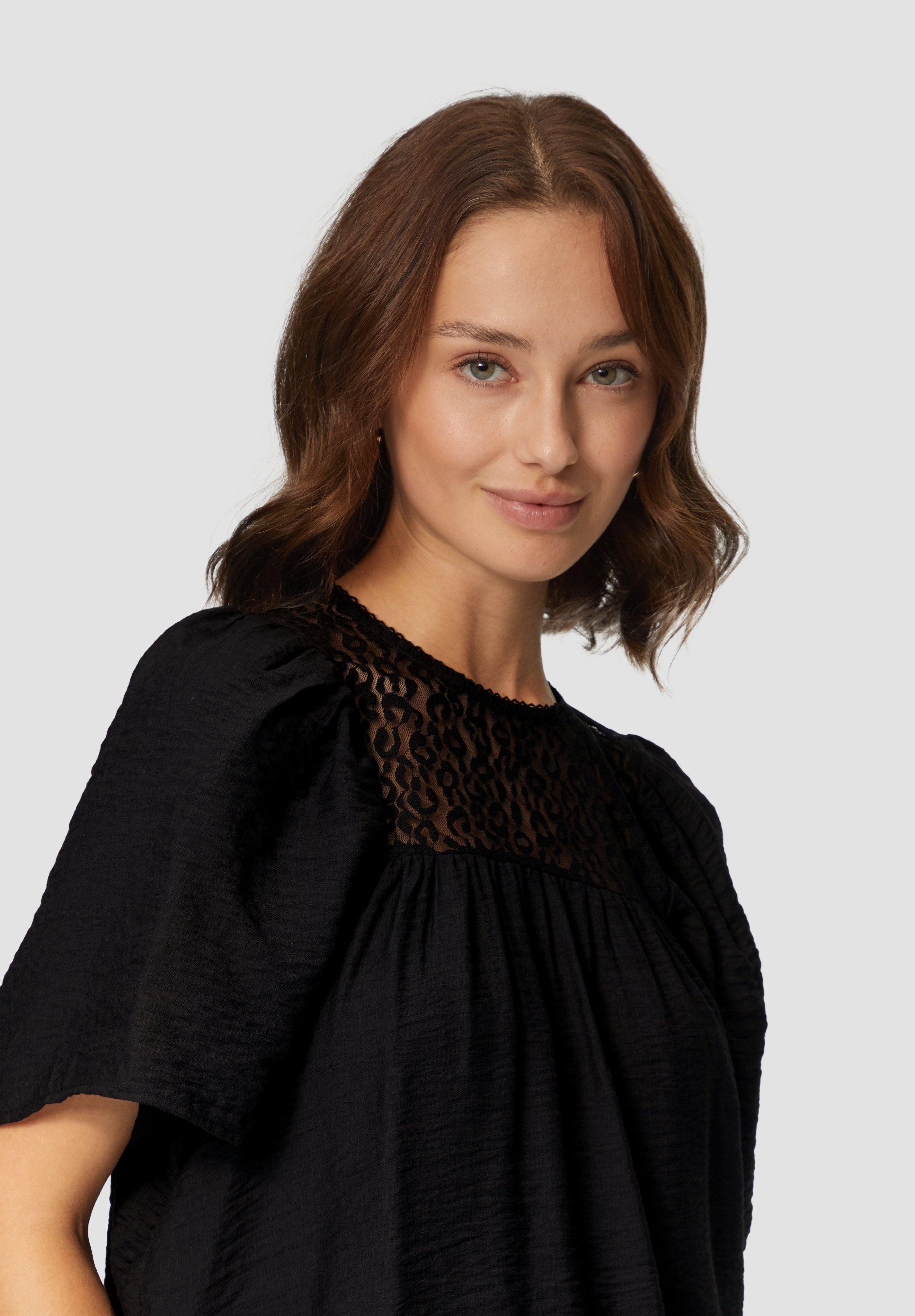 QS Kurzarmbluse Bluse mit Leo-Spitze Raffung günstig online kaufen