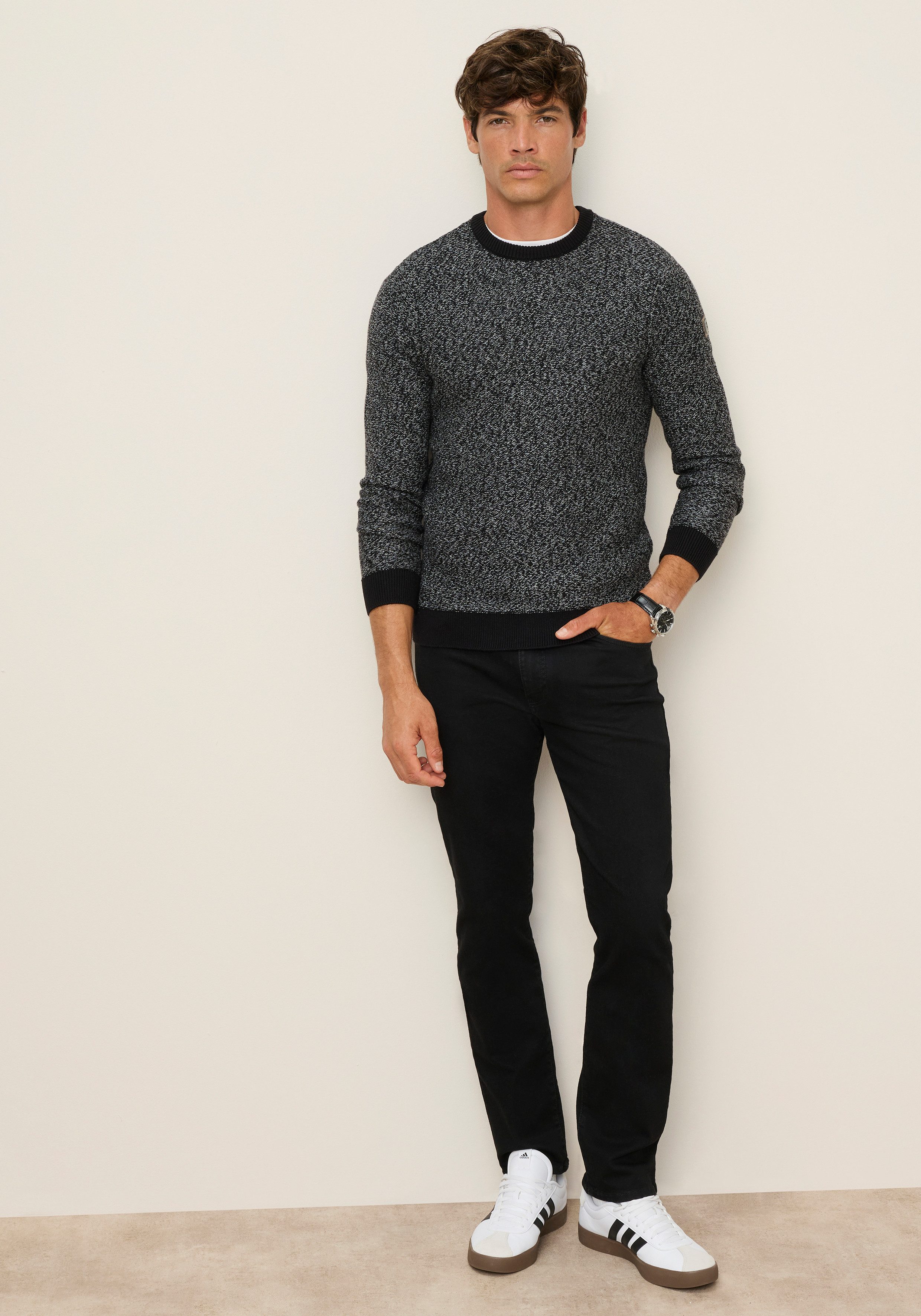 Zum Outfit 12