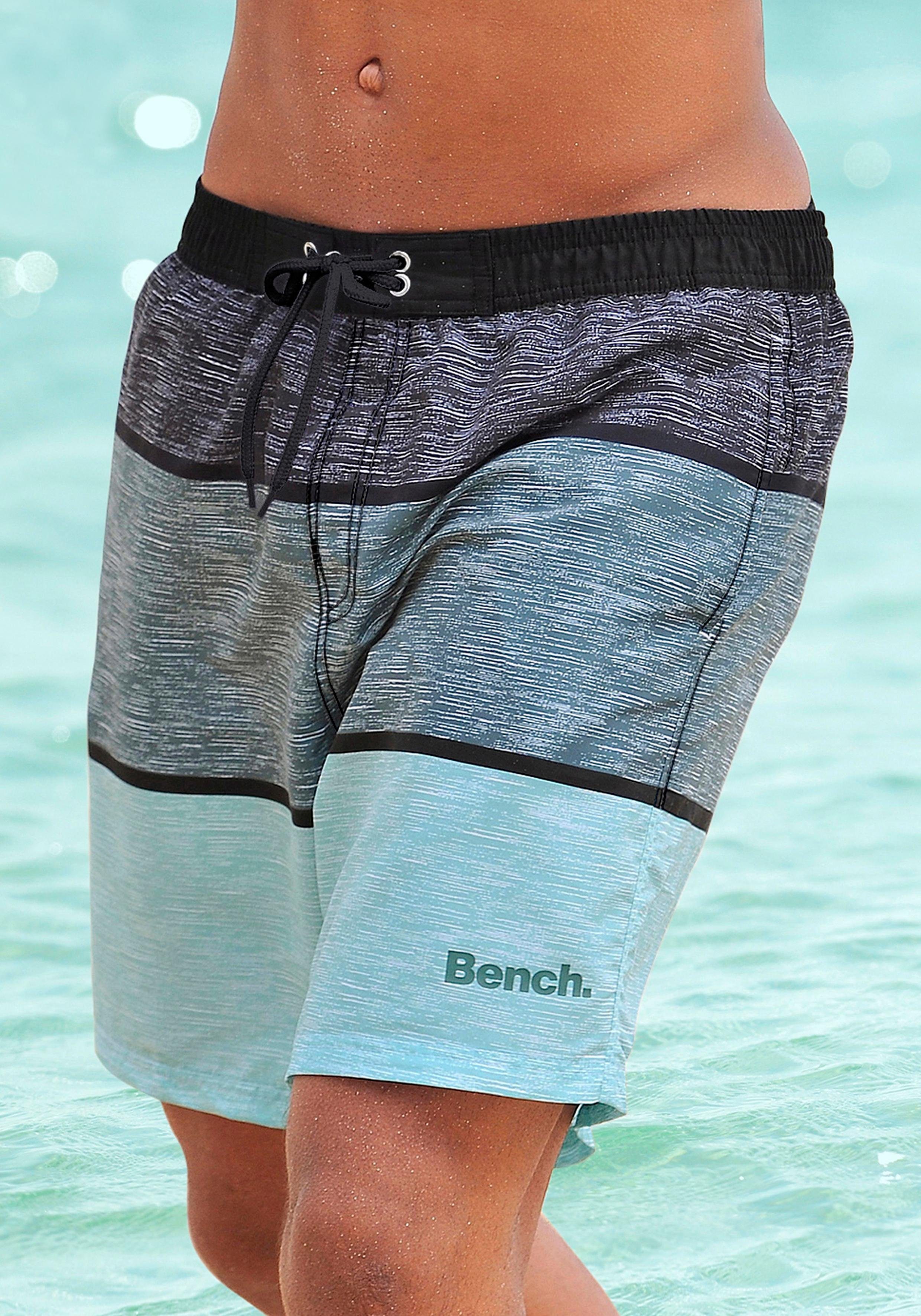 Bench. Badeshorts Mac im trendigen Blockstreifen-Look – Bild 3 von 5
