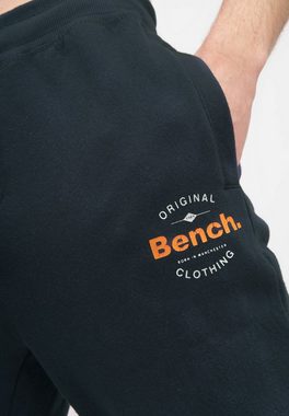 Bench. Jogginghose Tomwar Logo