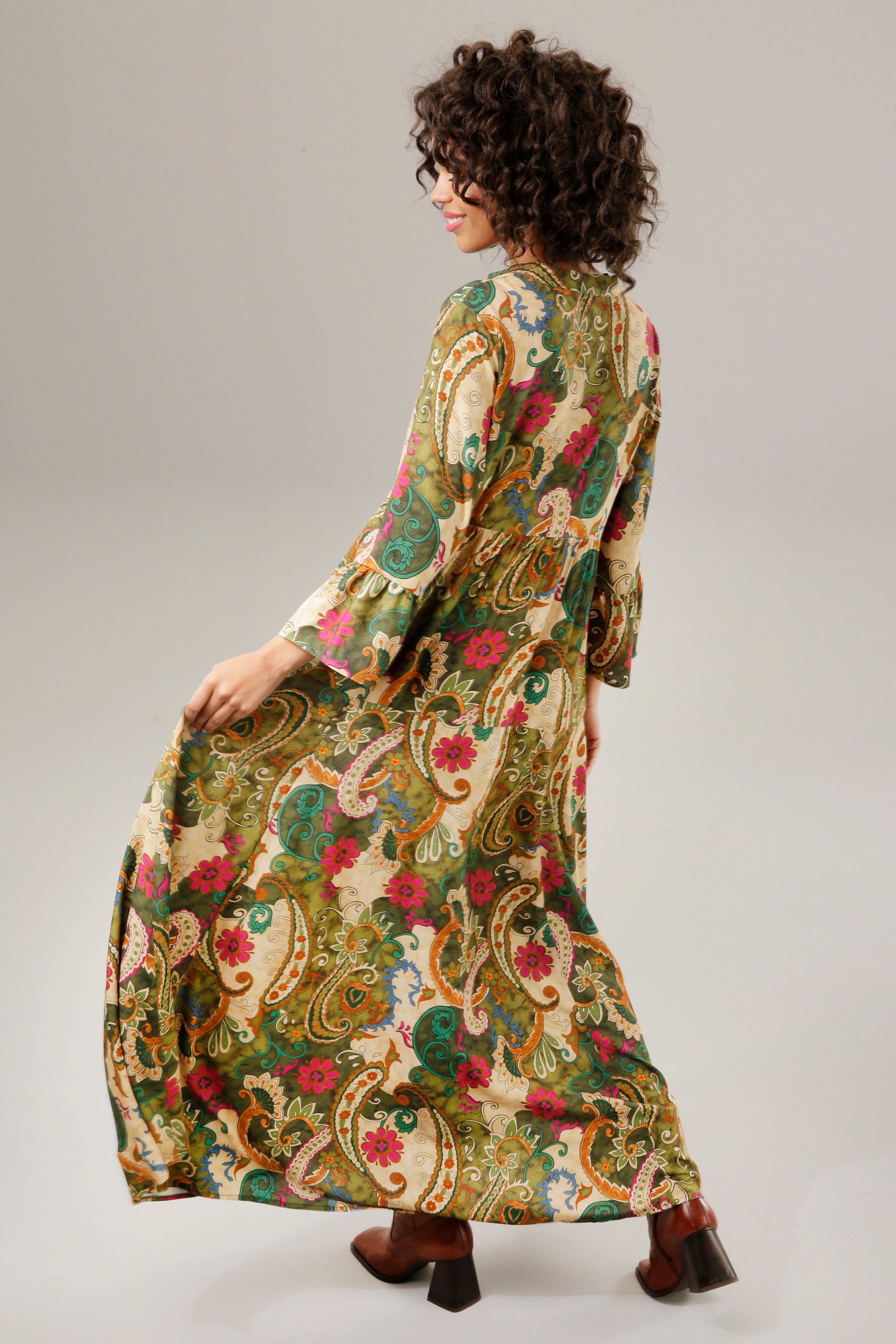 Aniston CASUAL Maxikleid mit farbenfrohem Blumen- und Paisley-Druck – Bild 2 von 5