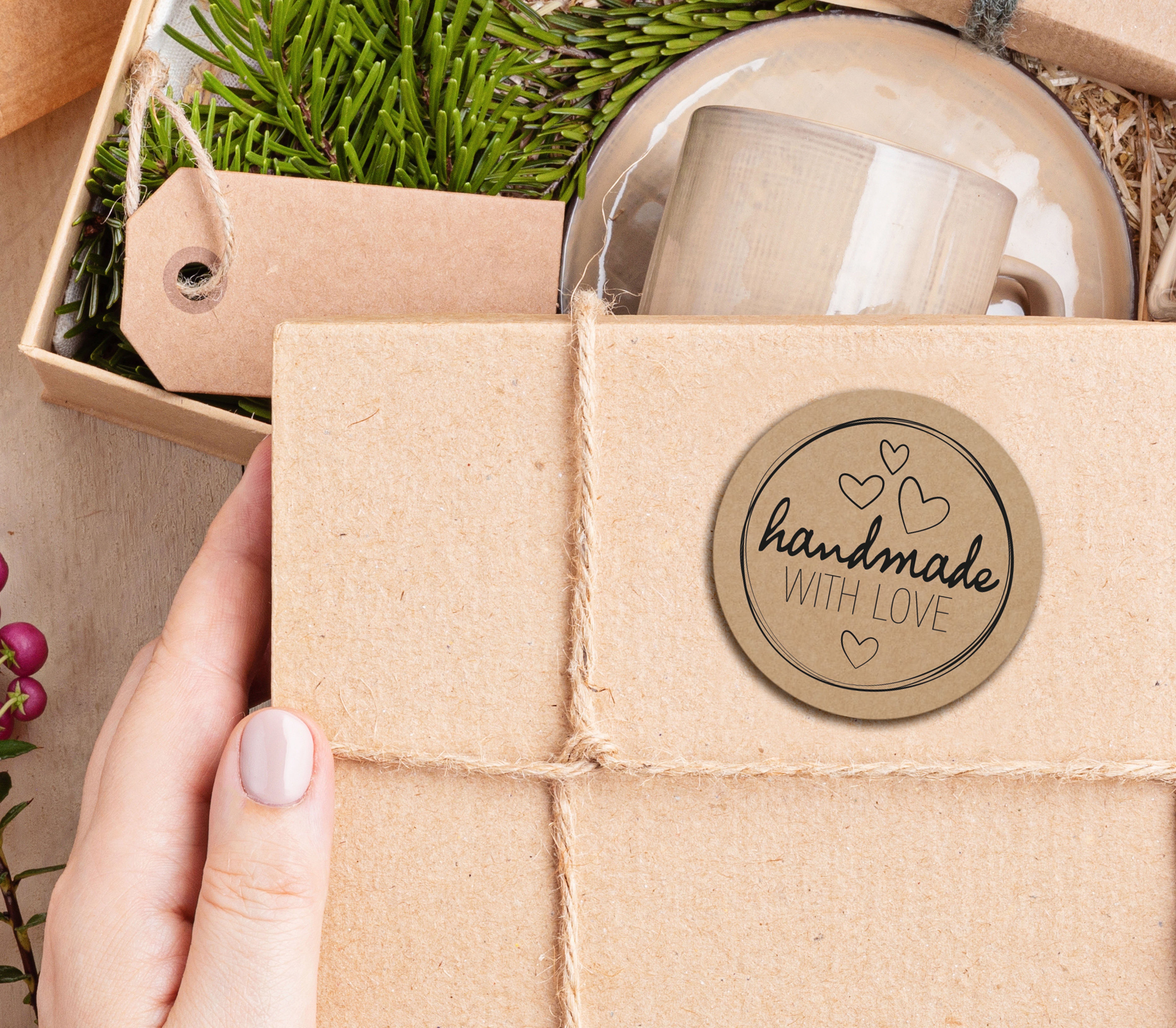Clever-Kauf-24 Etiketten 48 Stück selbstklebende hochwertige Etiketten "Handmade with love", handmade WITH LOVE