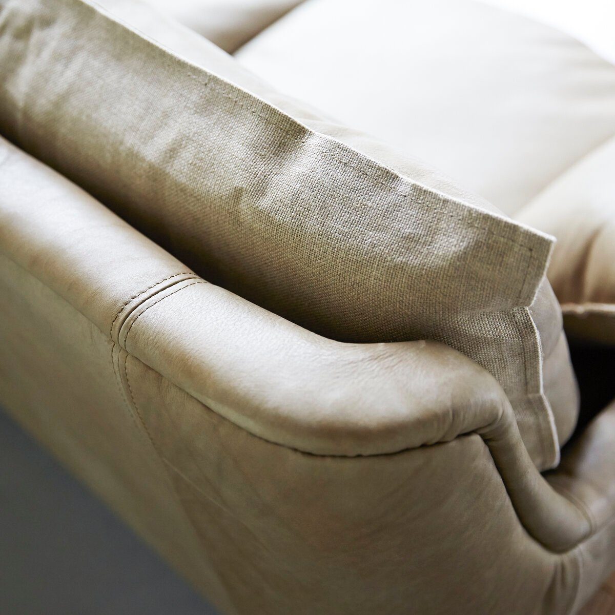 Sofa und Cheyenne Eichenholz 2-Sitzer Tikamoon massivem Leder Sofa aus