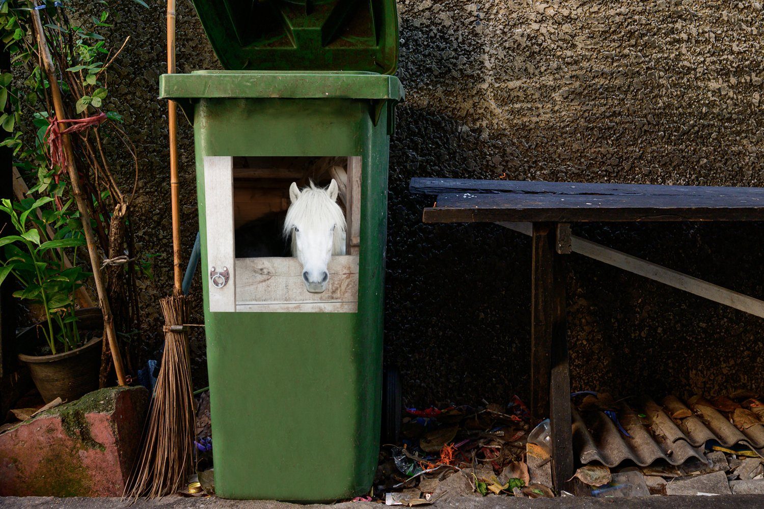 Abfalbehälter Pferdestall Mülltonne, Mülleimer-aufkleber, MuchoWow - - St), Sticker, Pferde Regale Wandsticker (1 Container,