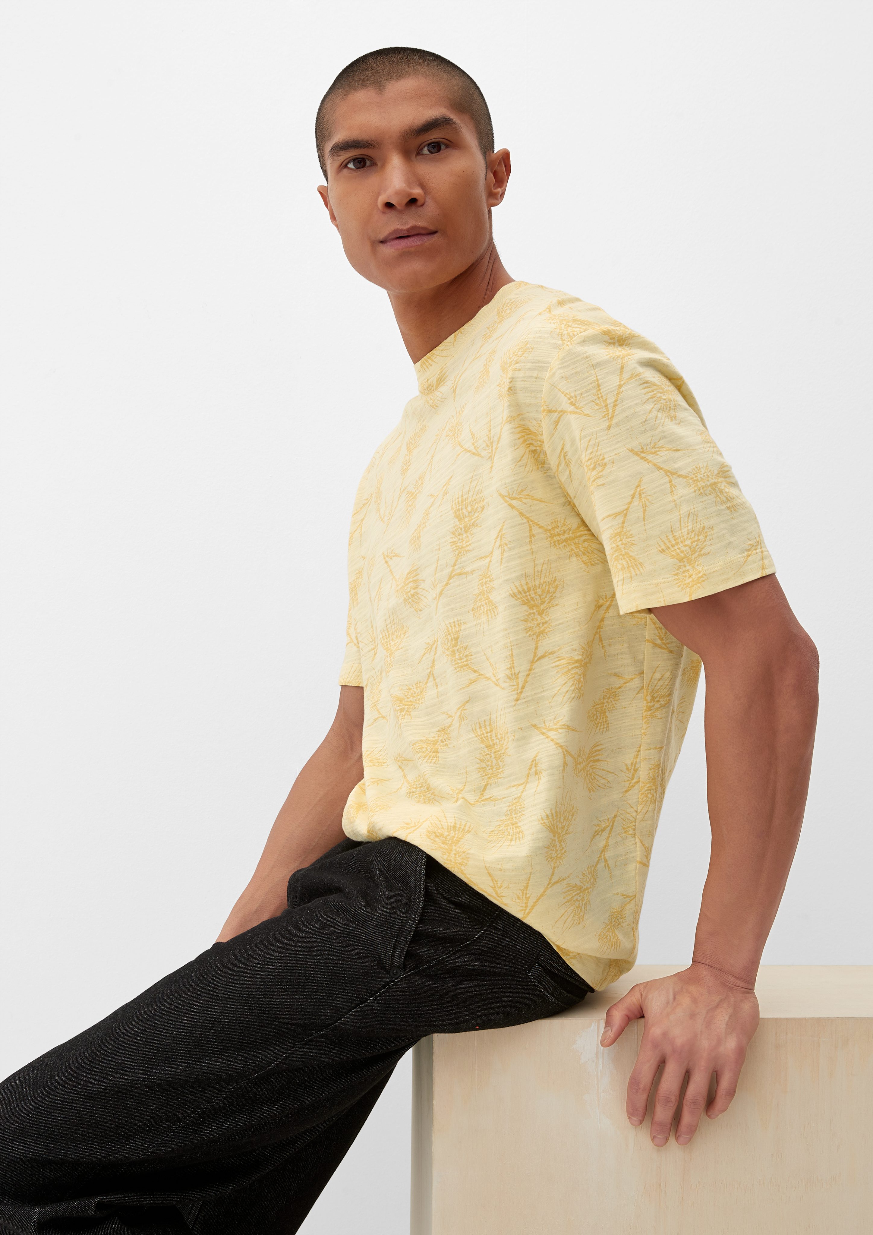 s.Oliver Kurzarmshirt T-Shirt mit Alloverprint vanille
