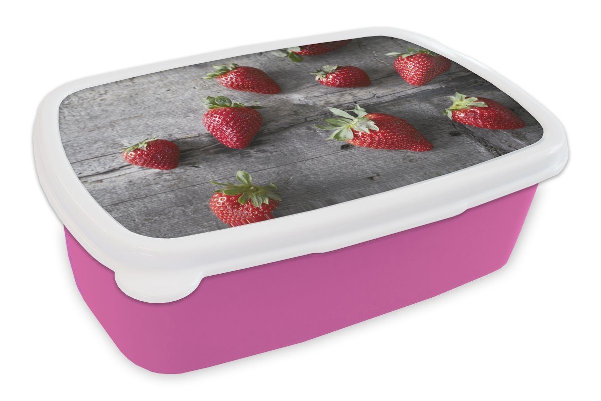 MuchoWow Lunchbox Erdbeere - Tisch - Holz, Kunststoff, (2-tlg), Brotbox für Erwachsene, Brotdose Kinder, Snackbox, Mädchen, Kunststoff rosa