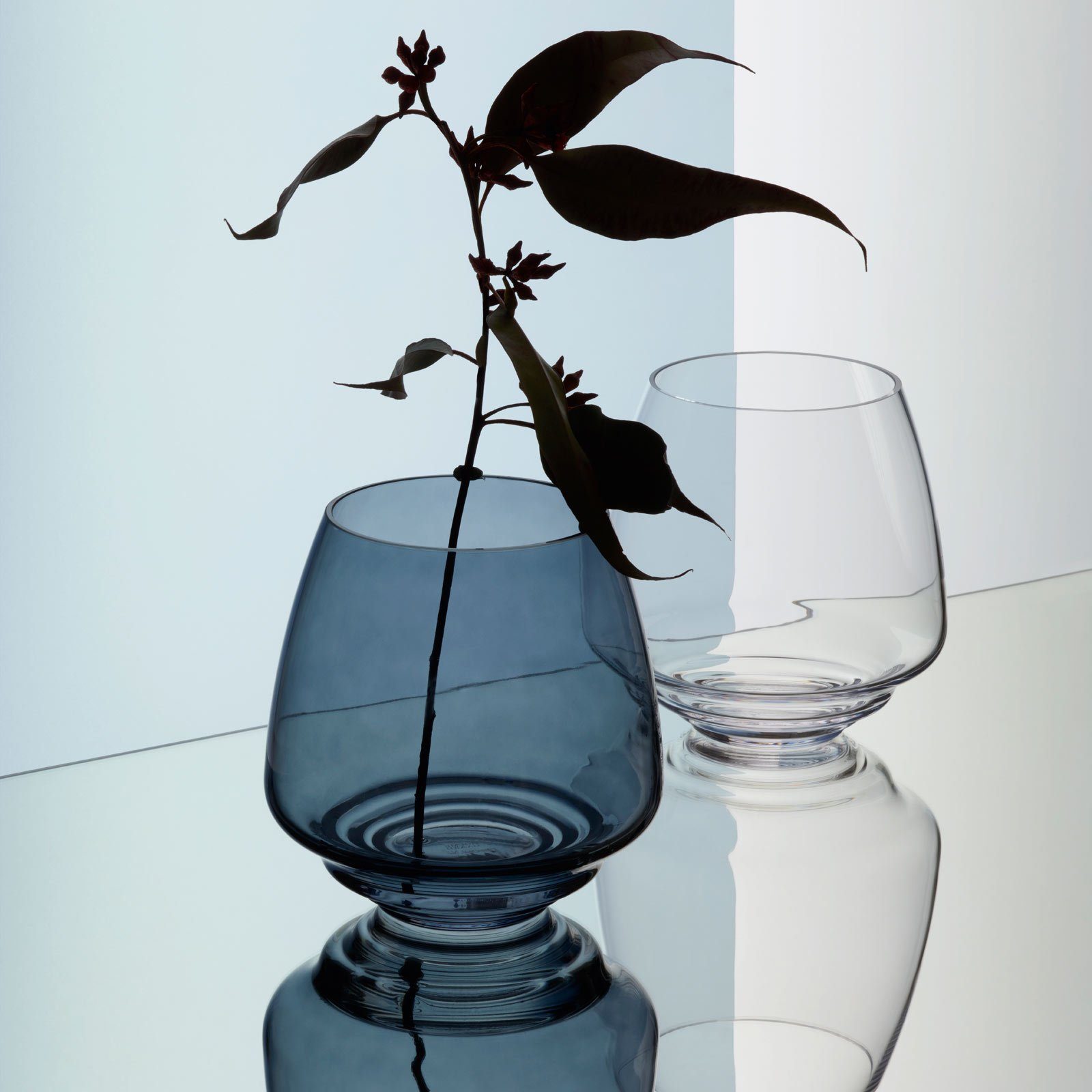 HOLMEGAARD Teelichthalter, FLOW Glas mundgeblasenes blau