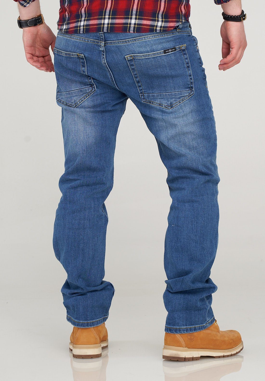 mit ATHEN SOULSTAR dezenter hellblau Used-Waschung Straight-Jeans