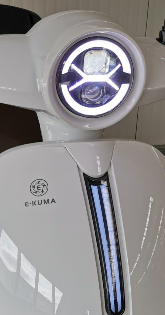 e-kuma E-Motorroller Sun, 3800 W, 45 km/h, inklusive Topcase, inklusive 1x 72V23,4 Ah Akku