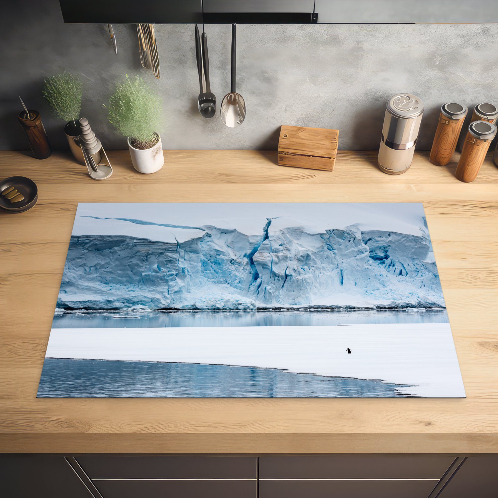 Herdblende-/Abdeckplatte Induktionskochfeld die Antarktis, in tlg), küche, MuchoWow Schutz 81x52 cm, der Vinyl, (1 Eisberge Ceranfeldabdeckung Verschneite für