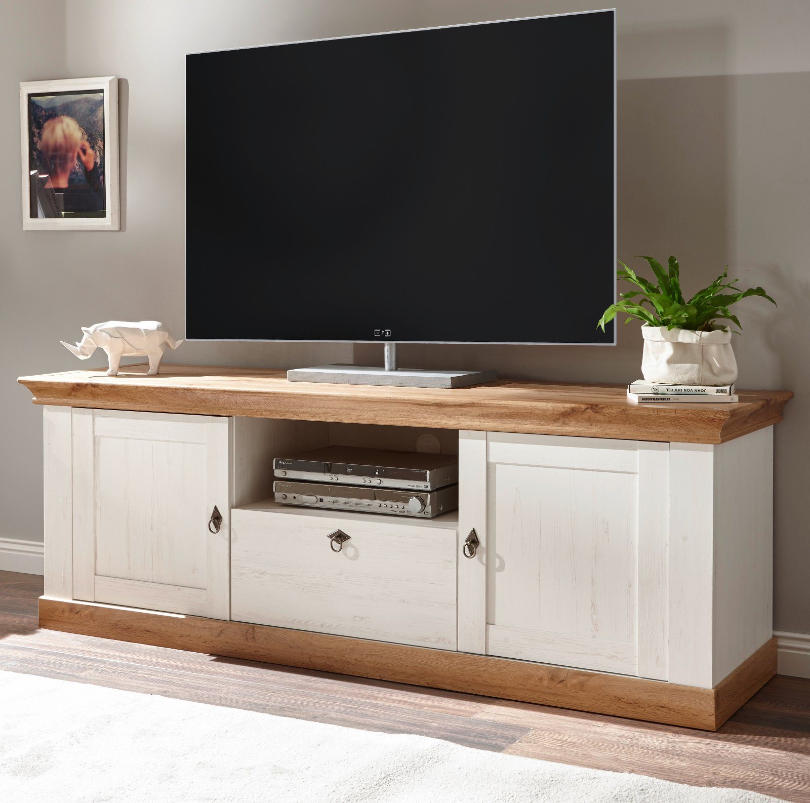 Furn.Design Lowboard Hemsby (TV Unterschrank in Pinie weiß mit Wotan Eiche, 183 x 64 cm), Landhausstil