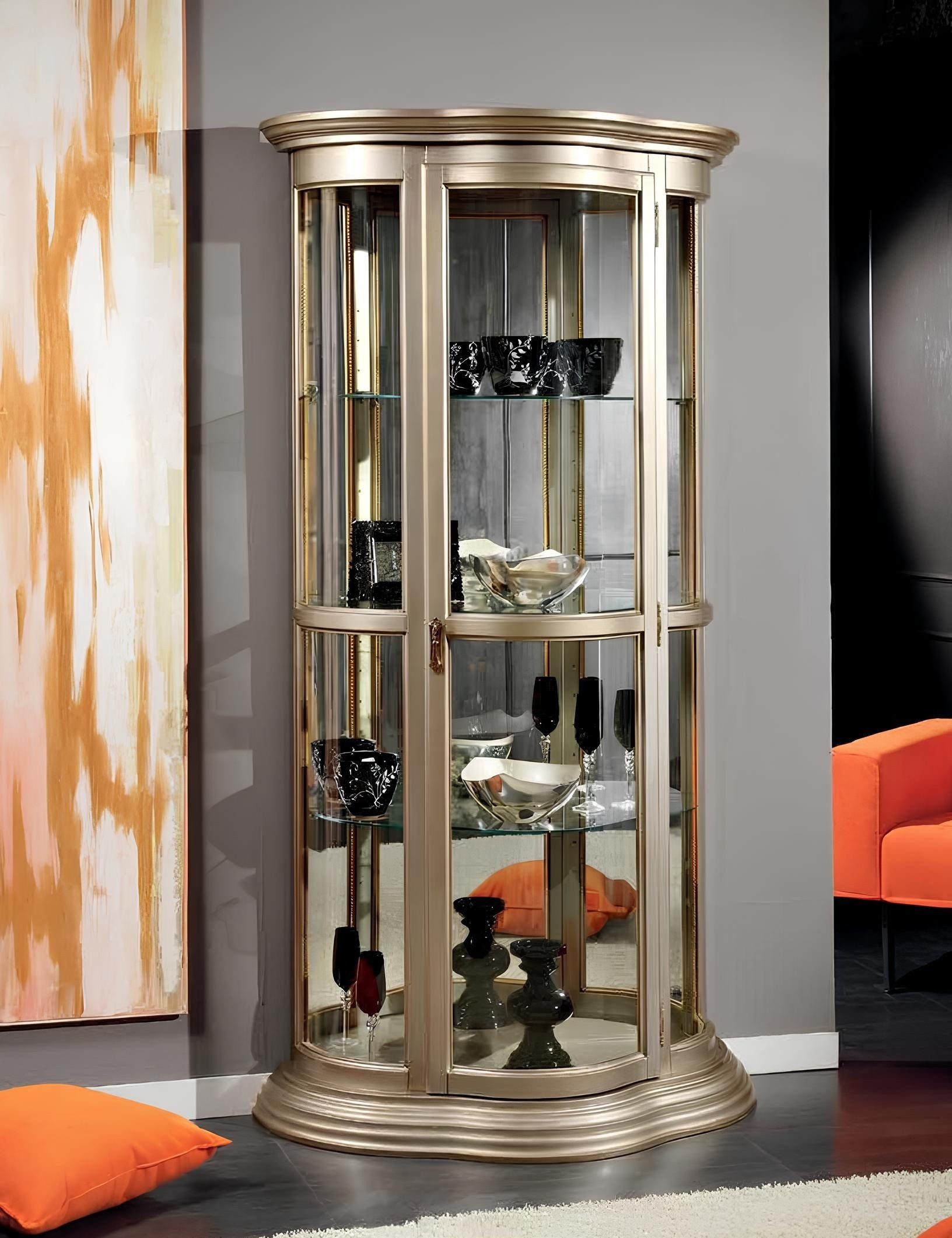 JVmoebel Vitrine Klassischer Holzschrank mit Glastüren in Braun und Gold Made in Europa