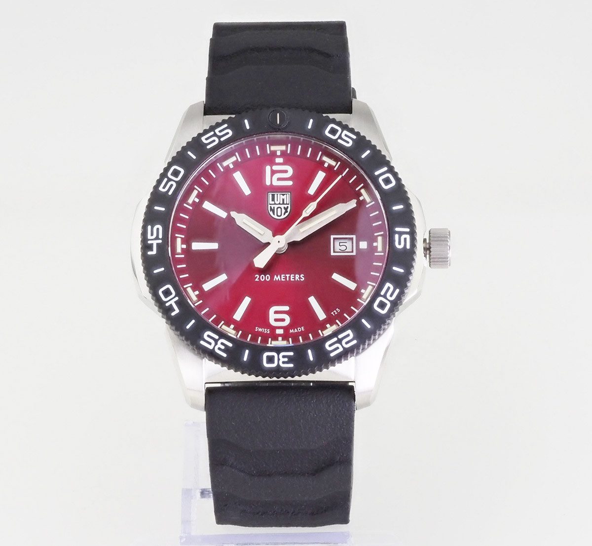 Luminox Schweizer Uhr Herren Uhr XS.3135 Pacific Diver 45 mm, Luminox Light Technology: Dauerhaftes Leuchten für bis zu 25 Jahre