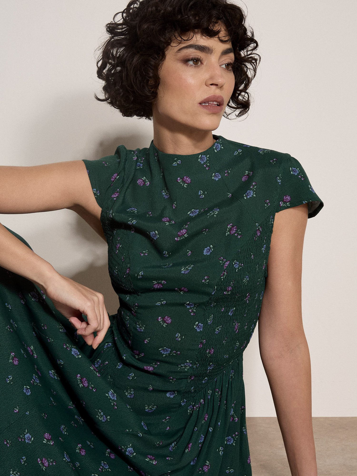 Apricot Minikleid Geblümtes kurzes Kleid mit Smokdetails