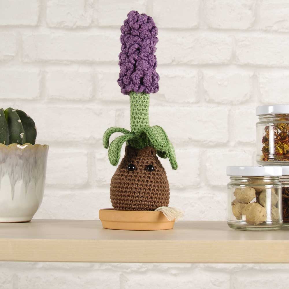 DMC Kreativset DMC Amigurumi Häkelkit "Hyazinthe", 21x10cm, (embroidery kit by Marussia)