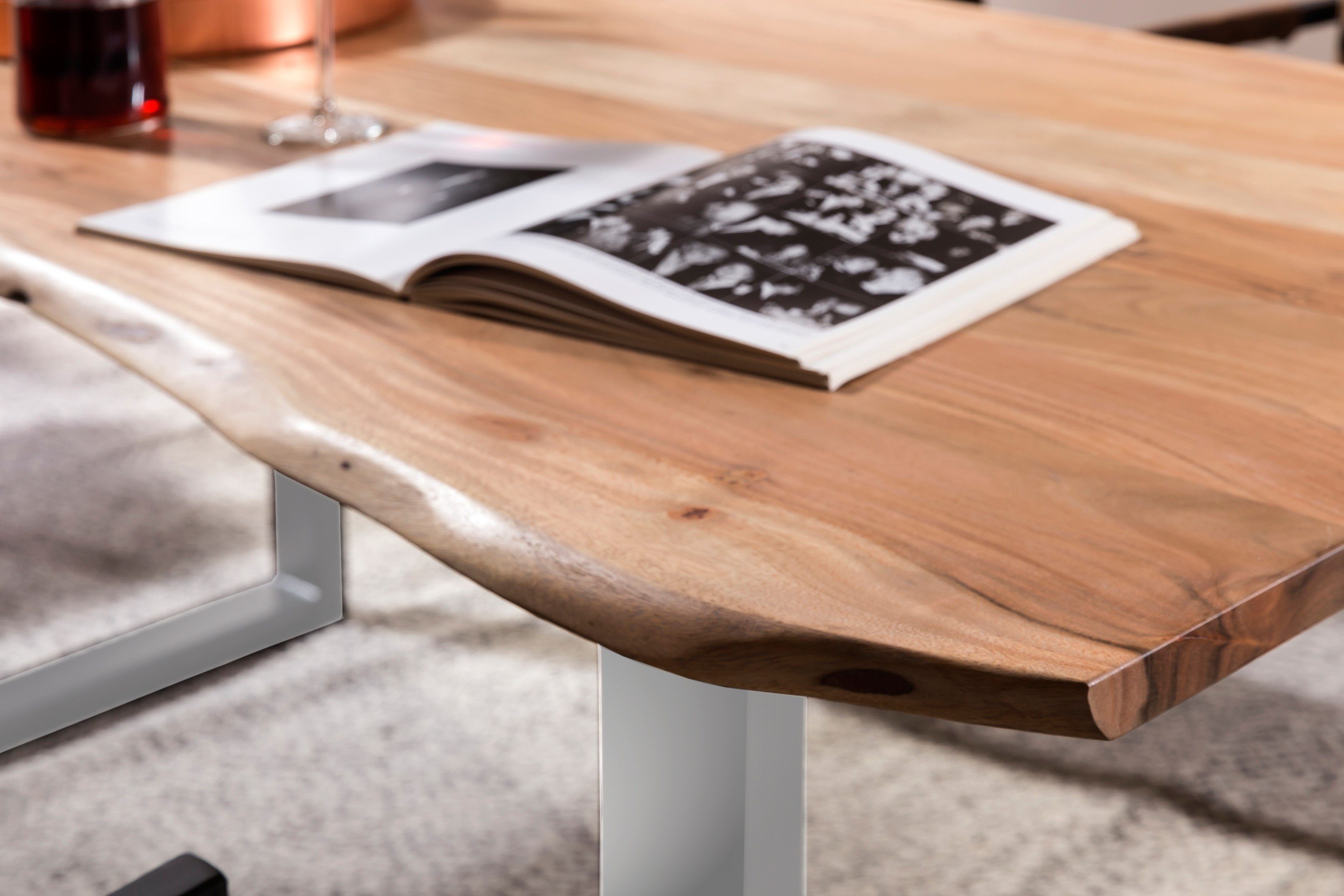 SAM® Baumkantentisch Lennart, massives Akazienholz, natürliche Baumkante, Metallgestell U-Form