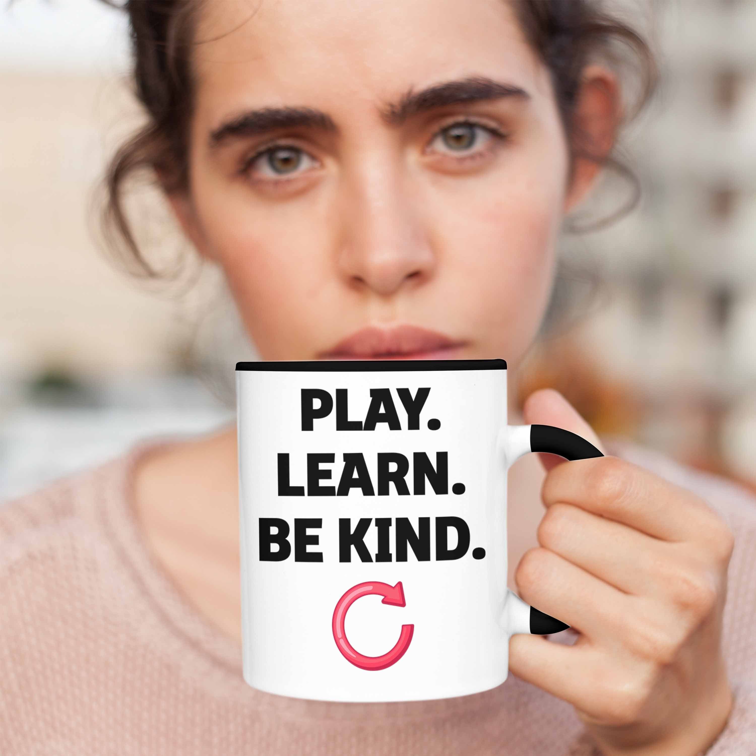 Trendation Tasse Nett Tasse Kind Kindness Schwarz Geschenk Play Day Repeat Sei Mo Anti Be Learn