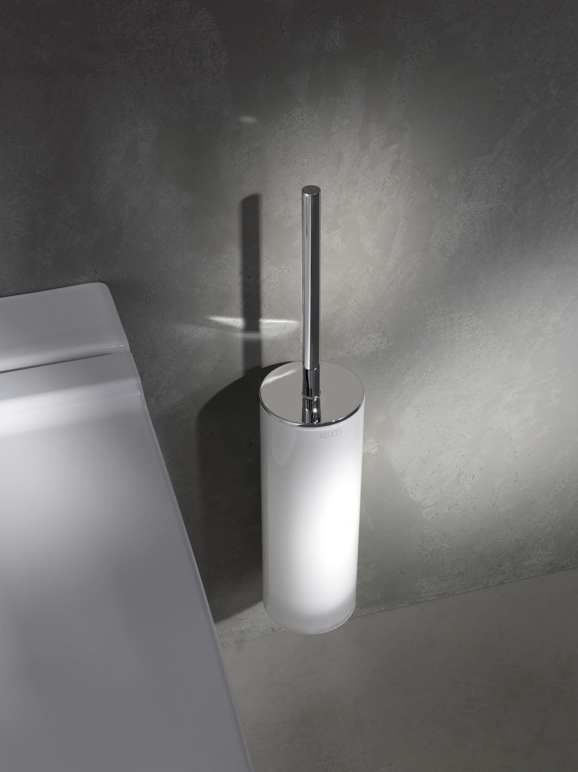 Keuco WC-Garnitur Edition 400 mit Bürste und Kristallglas-Gehäuse, Wandhalterung aus Metall, verchromt, Made in Germany, Wandmontage