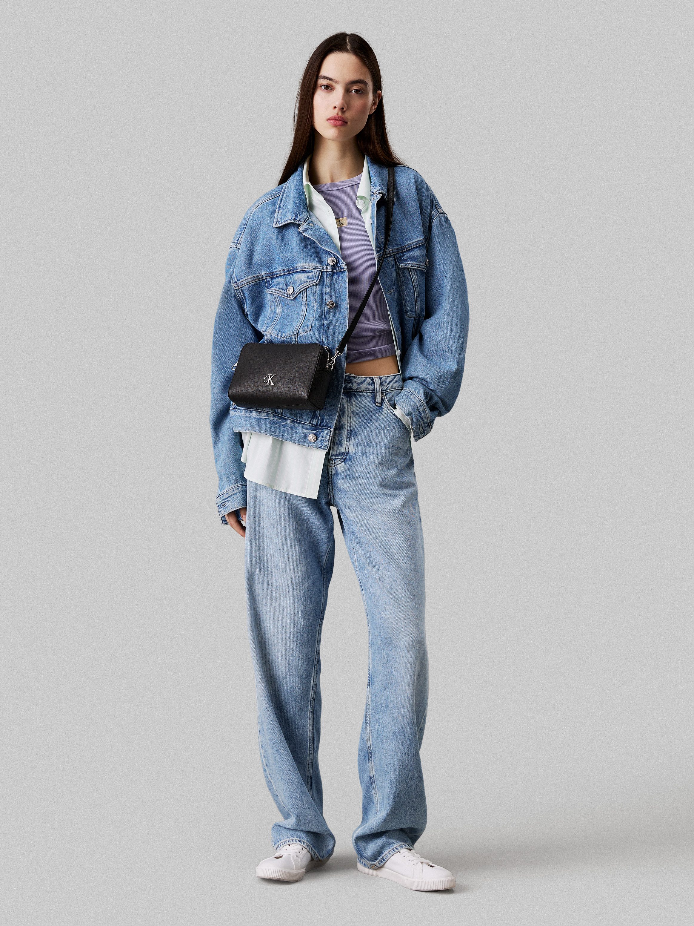 Calvin Klein Jeans Mini Bag MINIMAL MONOGRAM CAMERA BAG 20, Damen Schultert günstig online kaufen