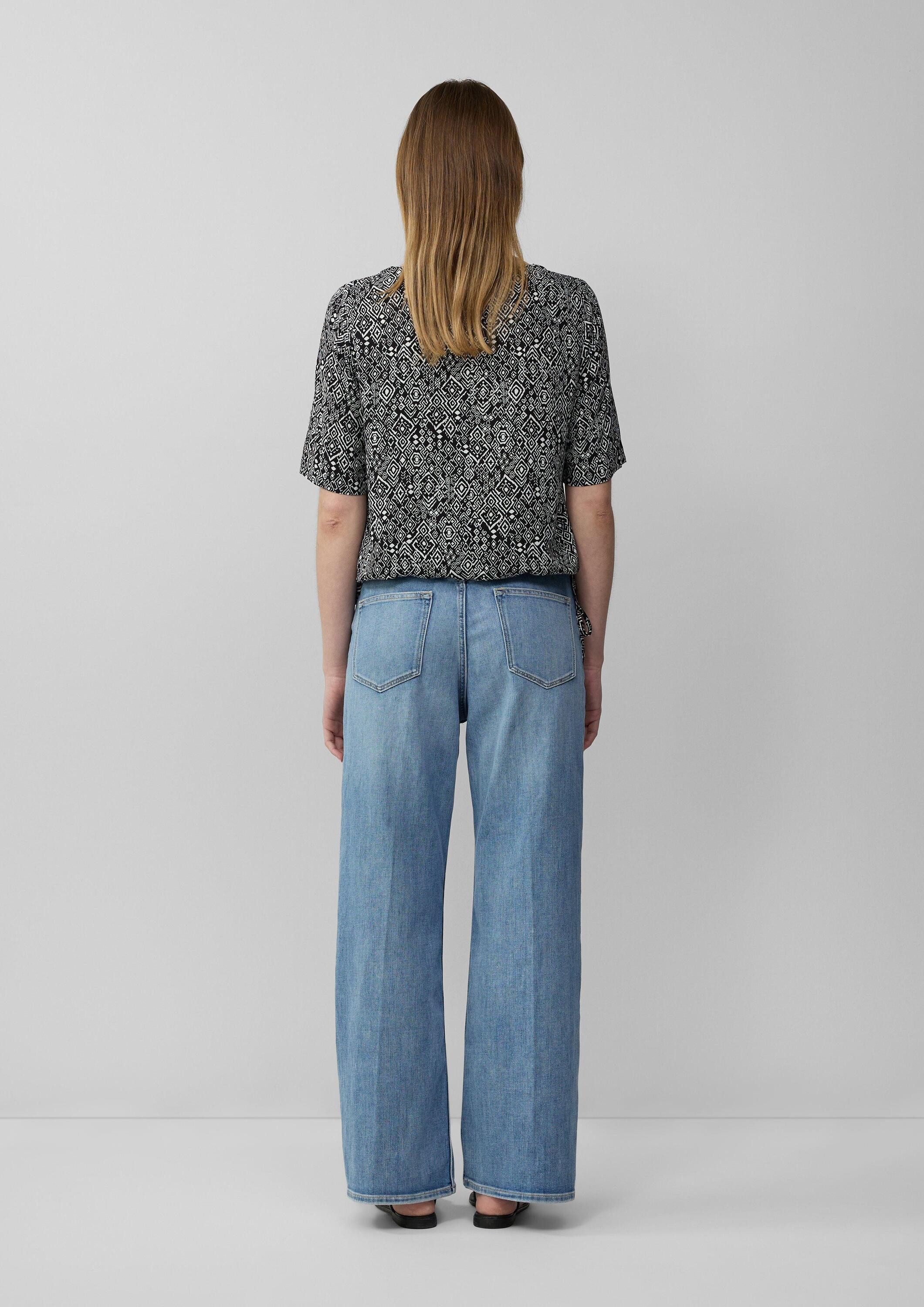 s.Oliver Kurzarmbluse Bluse Gemusterte Shirt-Bluse mit verstellbarem Saum