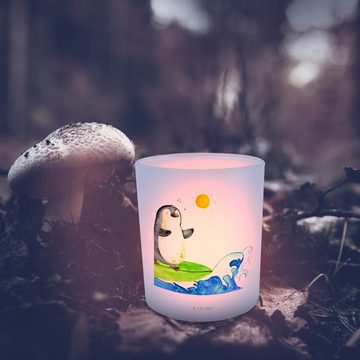 Mr. & Mrs. Panda Windlicht Pinguin Surfer - Transparent - Geschenk, Wellen, optimistisch, Wellen (1 St), Stimmungsvolle Beleuchtung